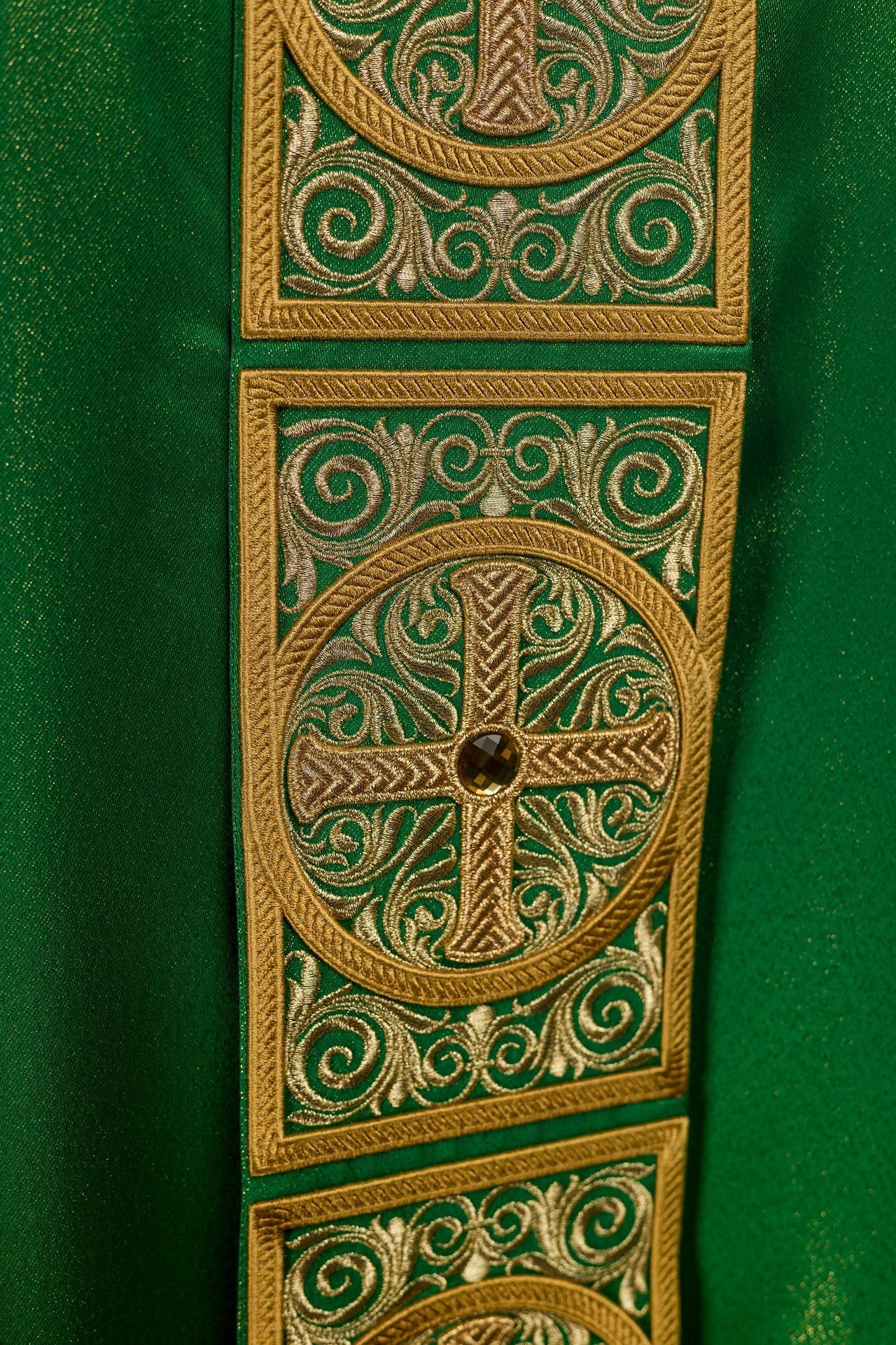 Green Chasuble Richly Embroidered and Decorated with Stones - Image 7