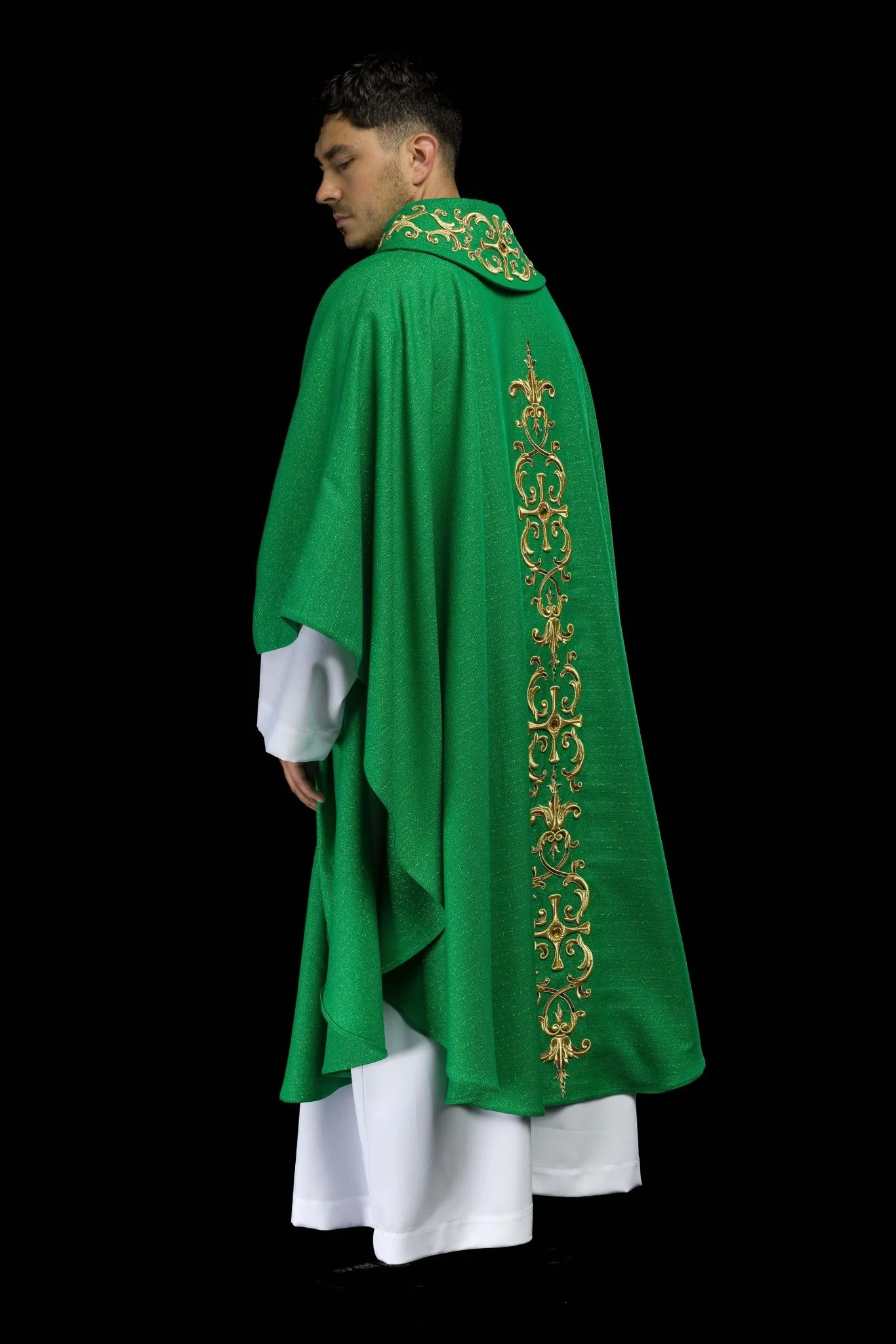 Green chasuble richly embroidered with gemstones - Image 7