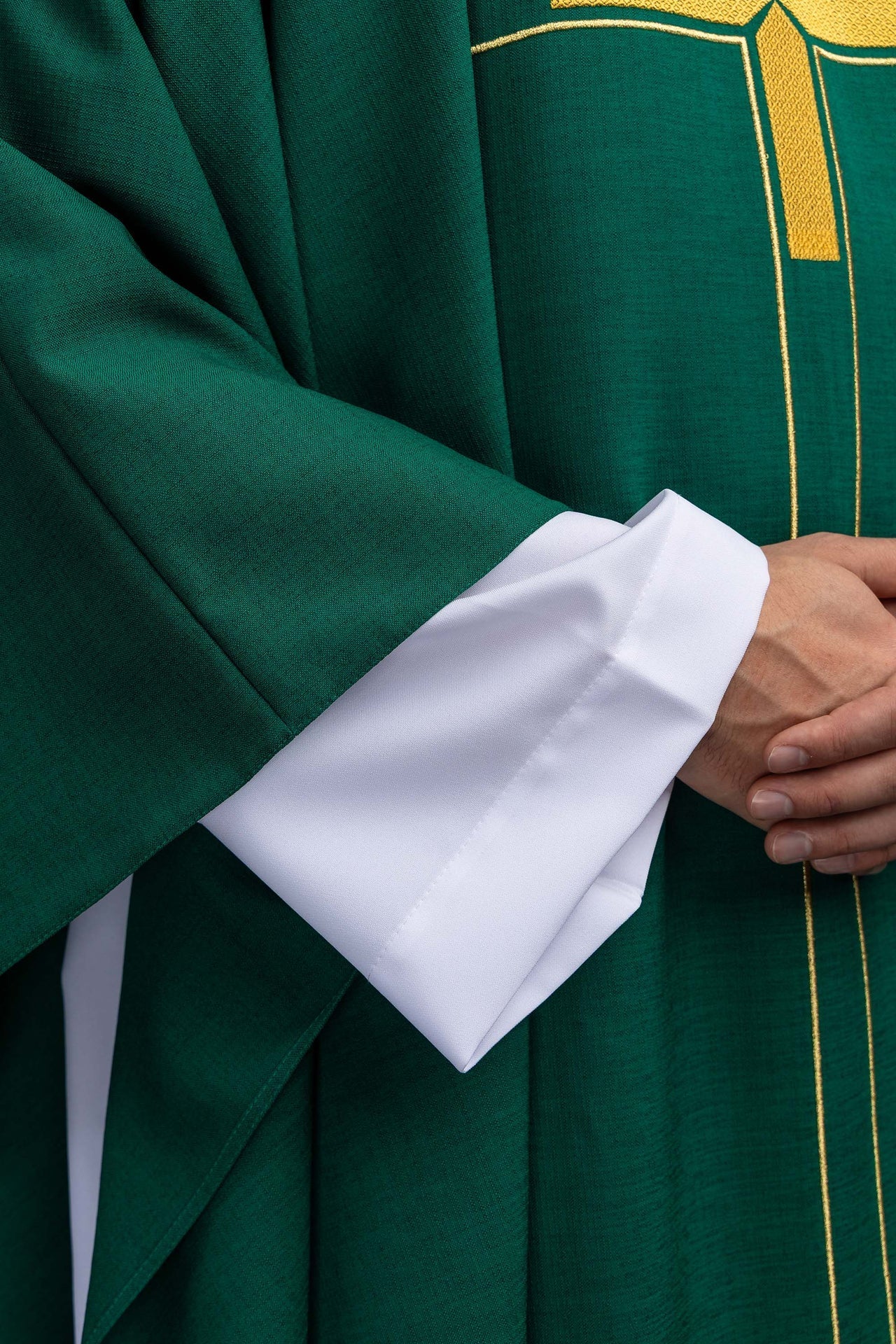 Green chasuble with an embroidered cross motif - Image 5