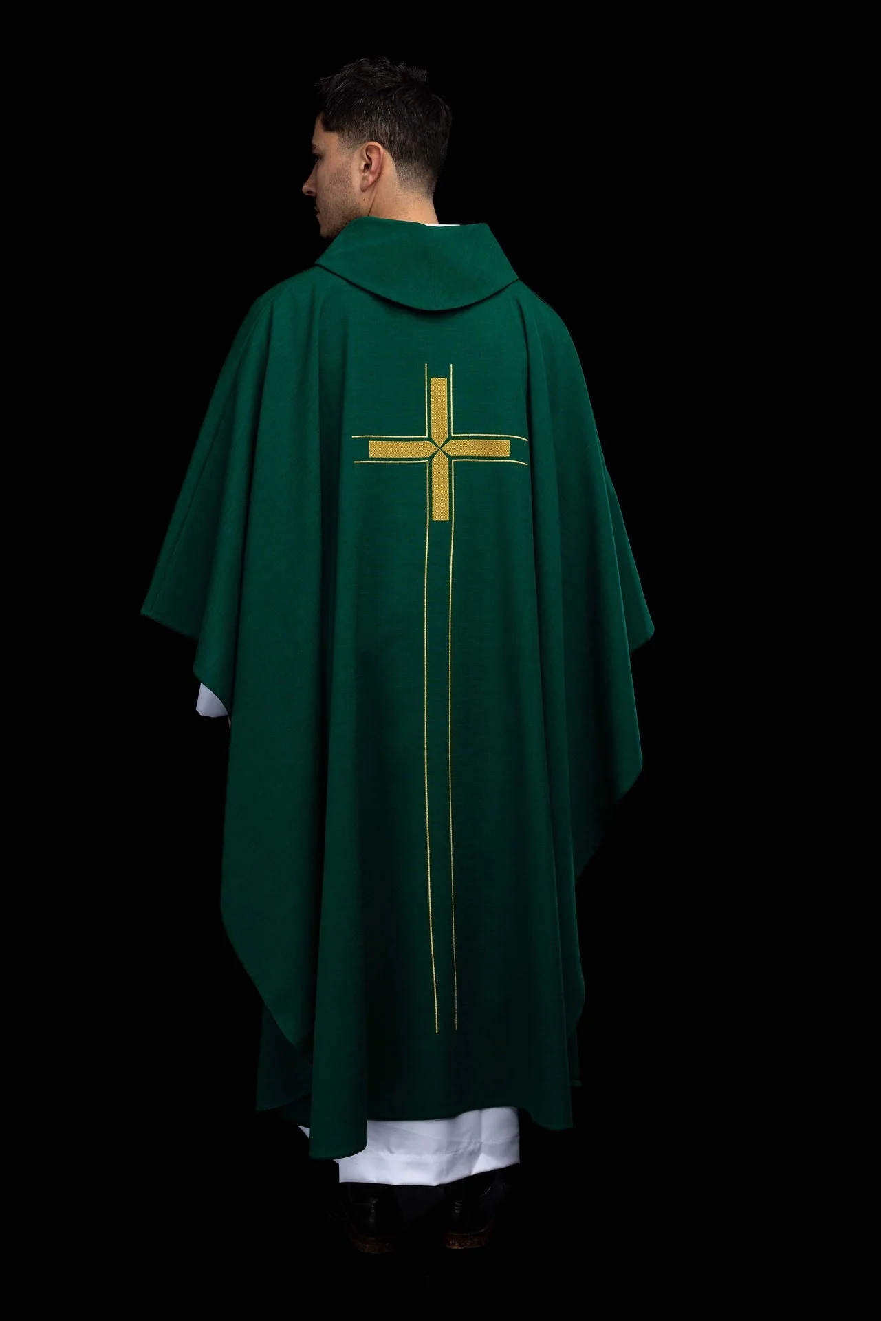 Green chasuble with an embroidered cross motif - Image 7