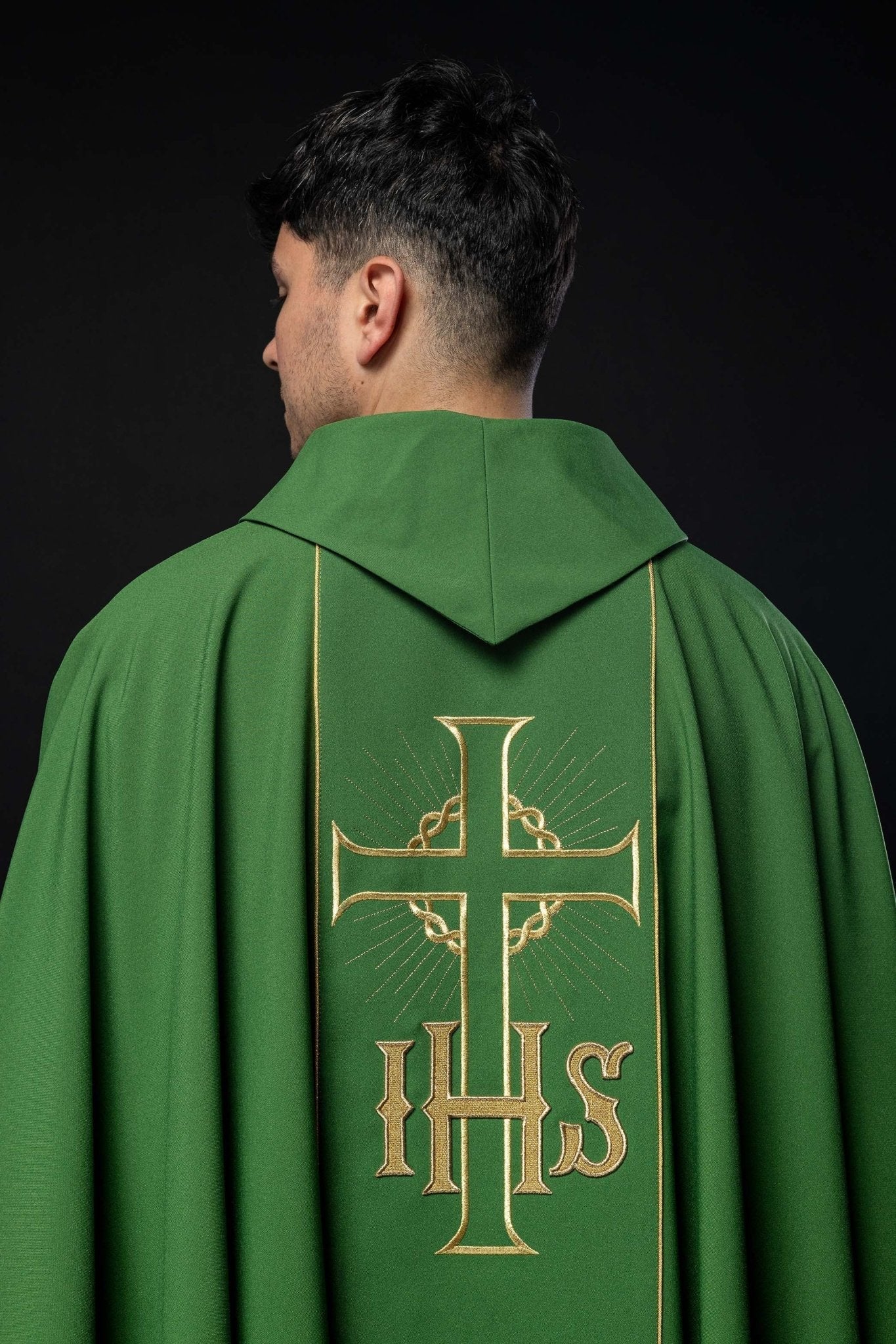 Green chasuble with cross symbol and grapes - Image 5