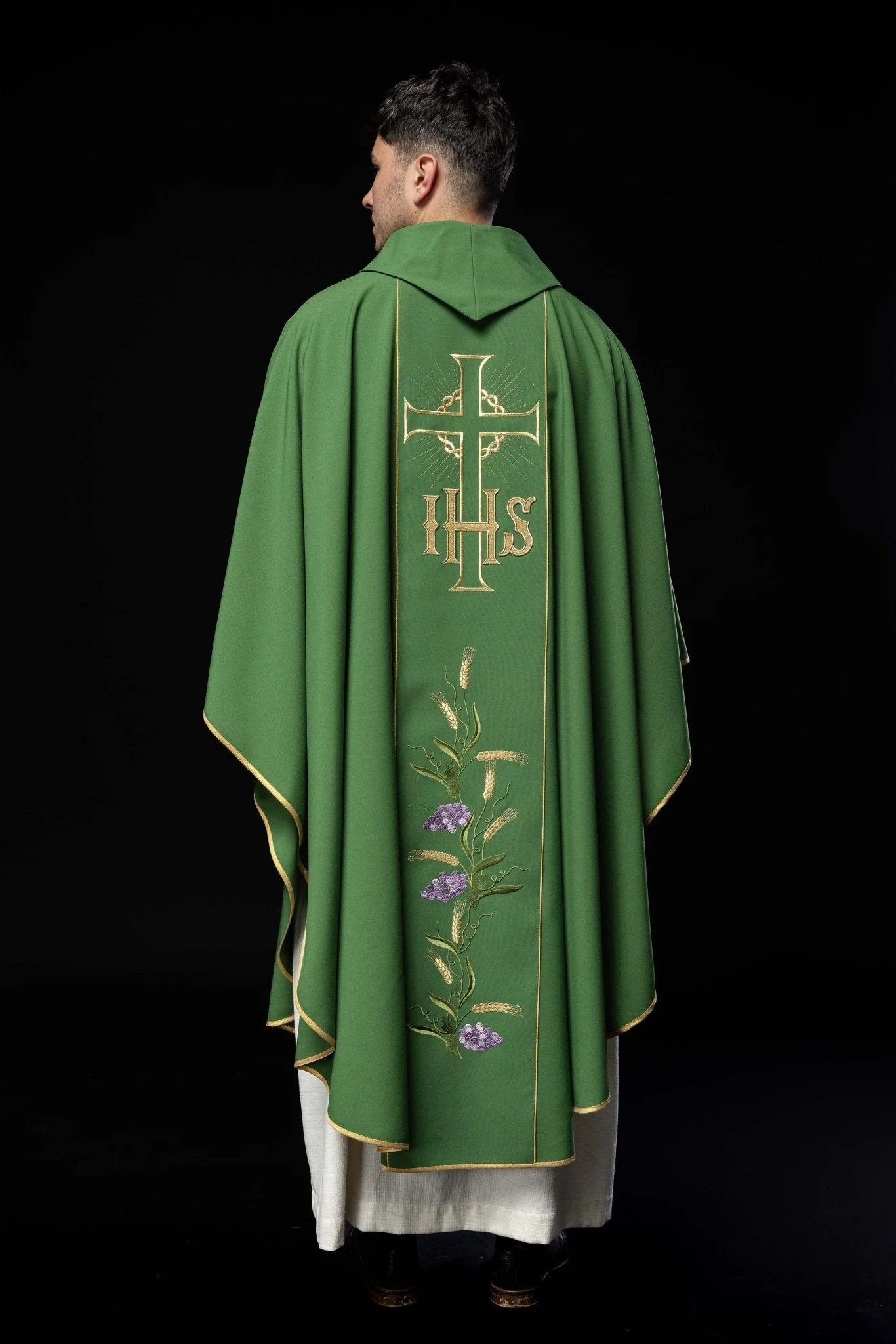 Green chasuble with cross symbol and grapes - Image 7
