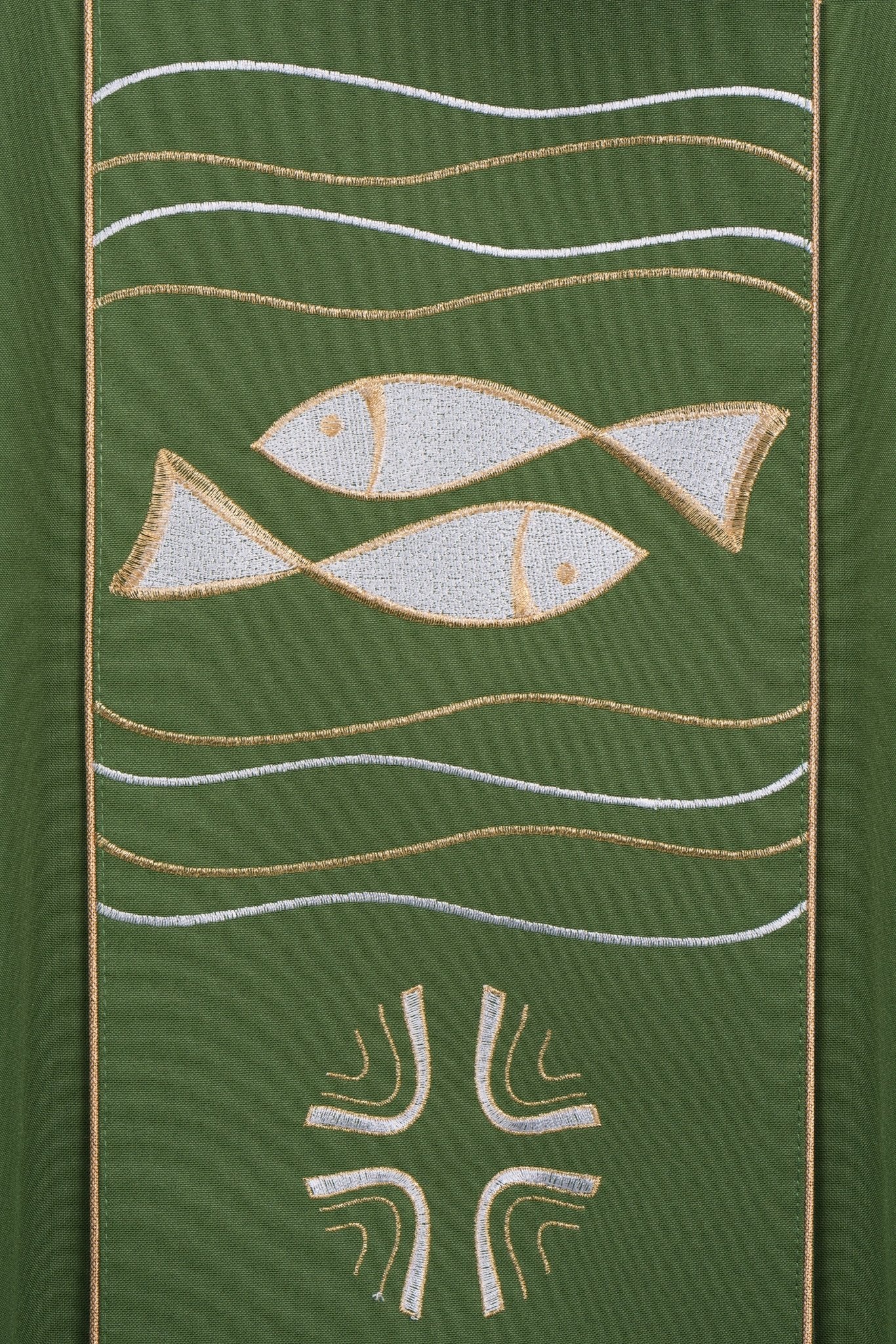 Green chasuble with embroidered cross and fish - Image 3
