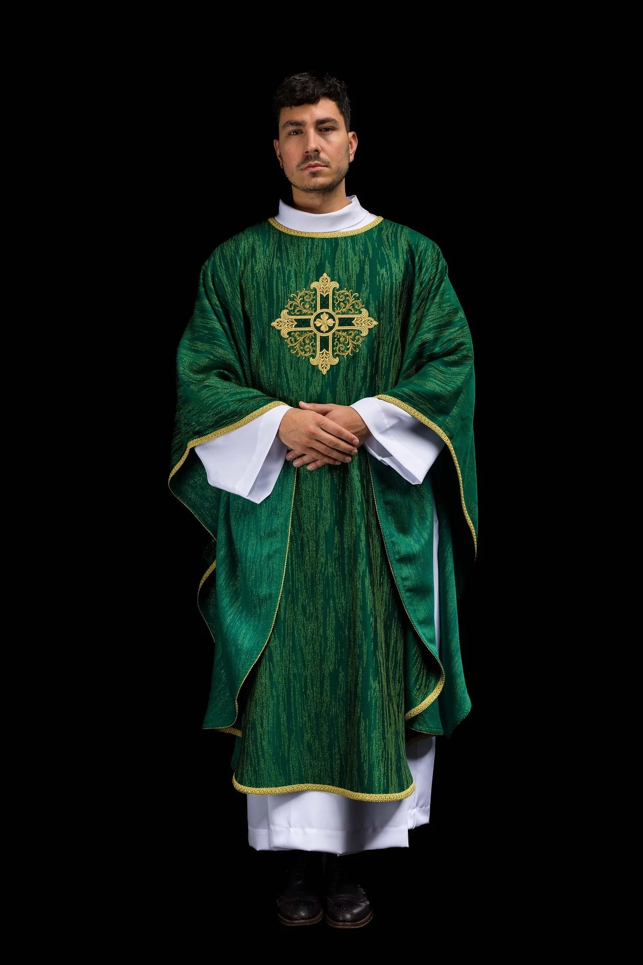 Green chasuble with embroidered cross motif on decorative fabric - Image 9