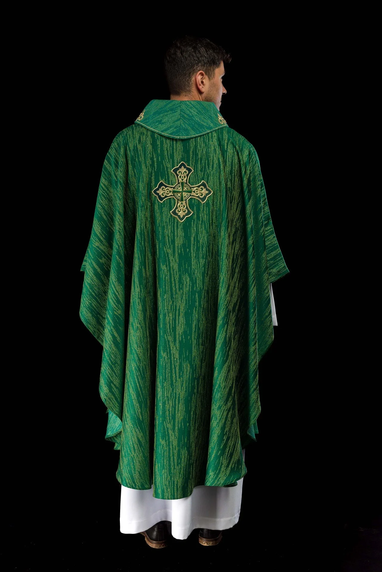 Green Chasuble with Embroidered Cross Motif on Decorative Fabric - Image 8