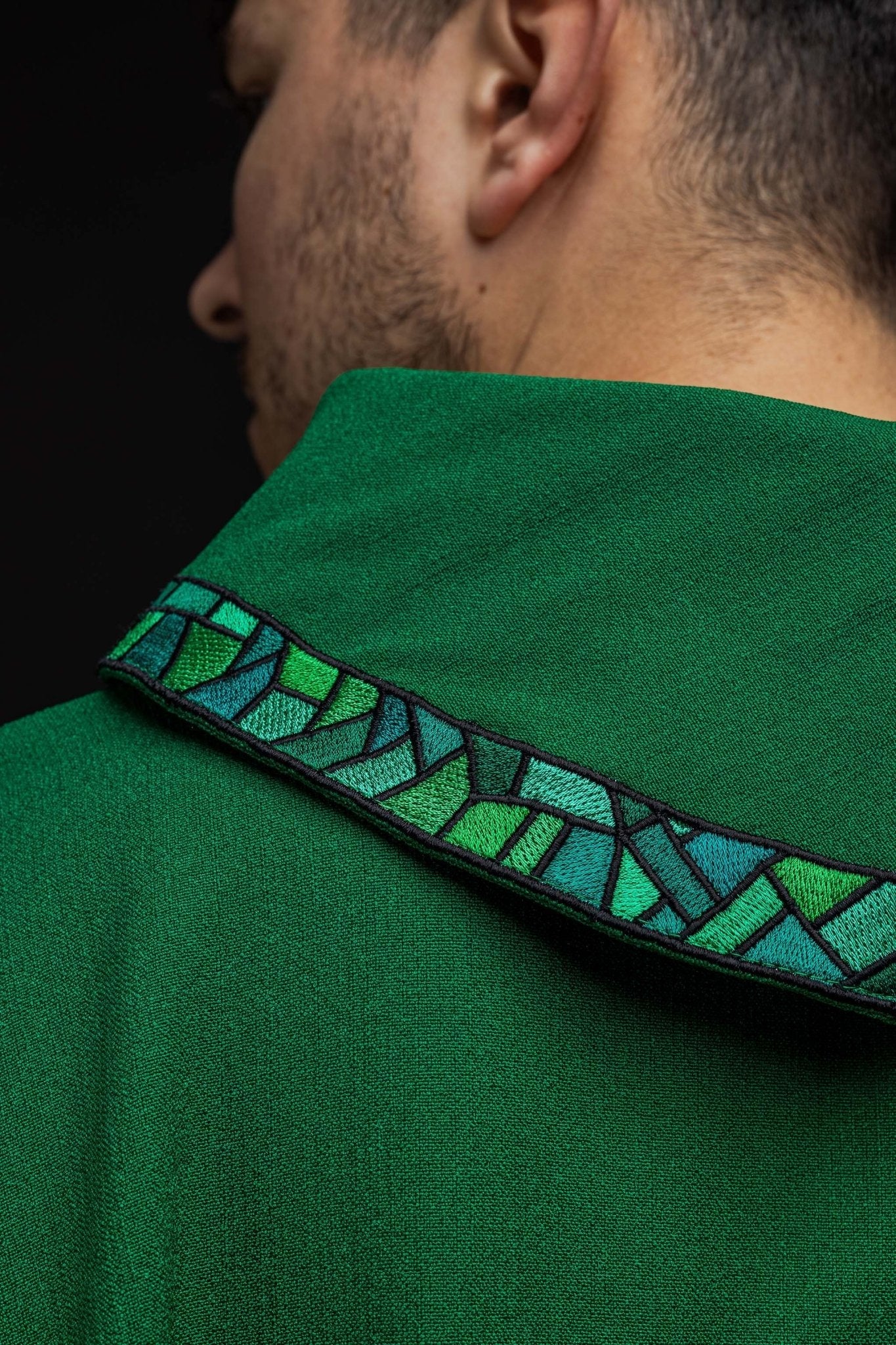 Green chasuble with simple embroidery - Image 6