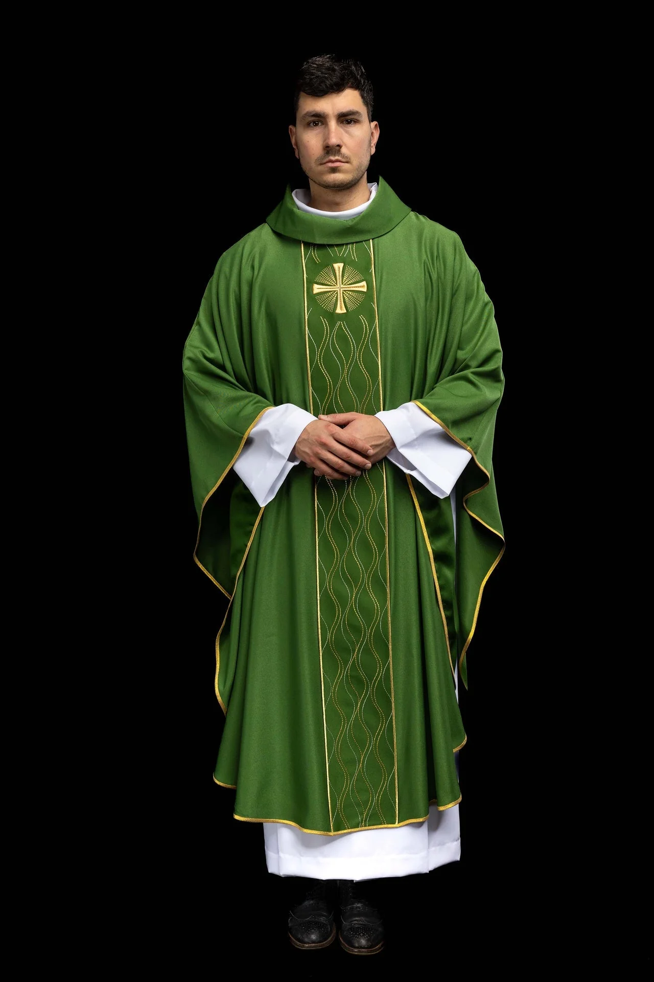 Green cross-embroidered chasuble - Image 2