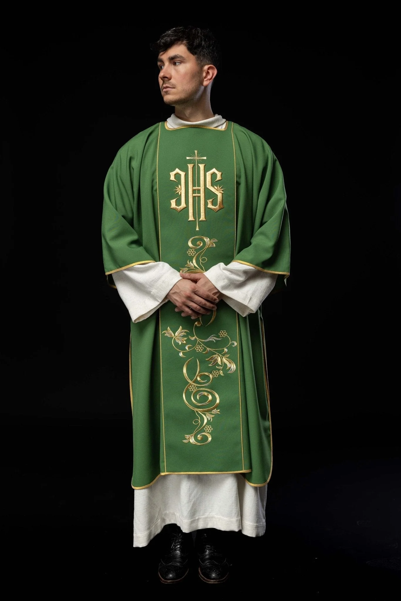 Green dalmatic with an embroidered IHS band - Image 2