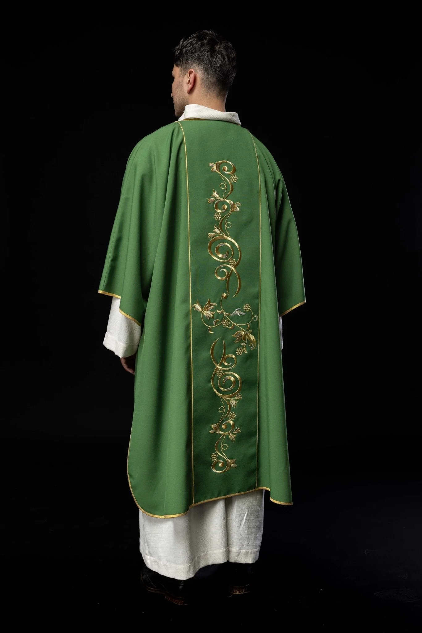 Green dalmatic with an embroidered IHS band - Image 7