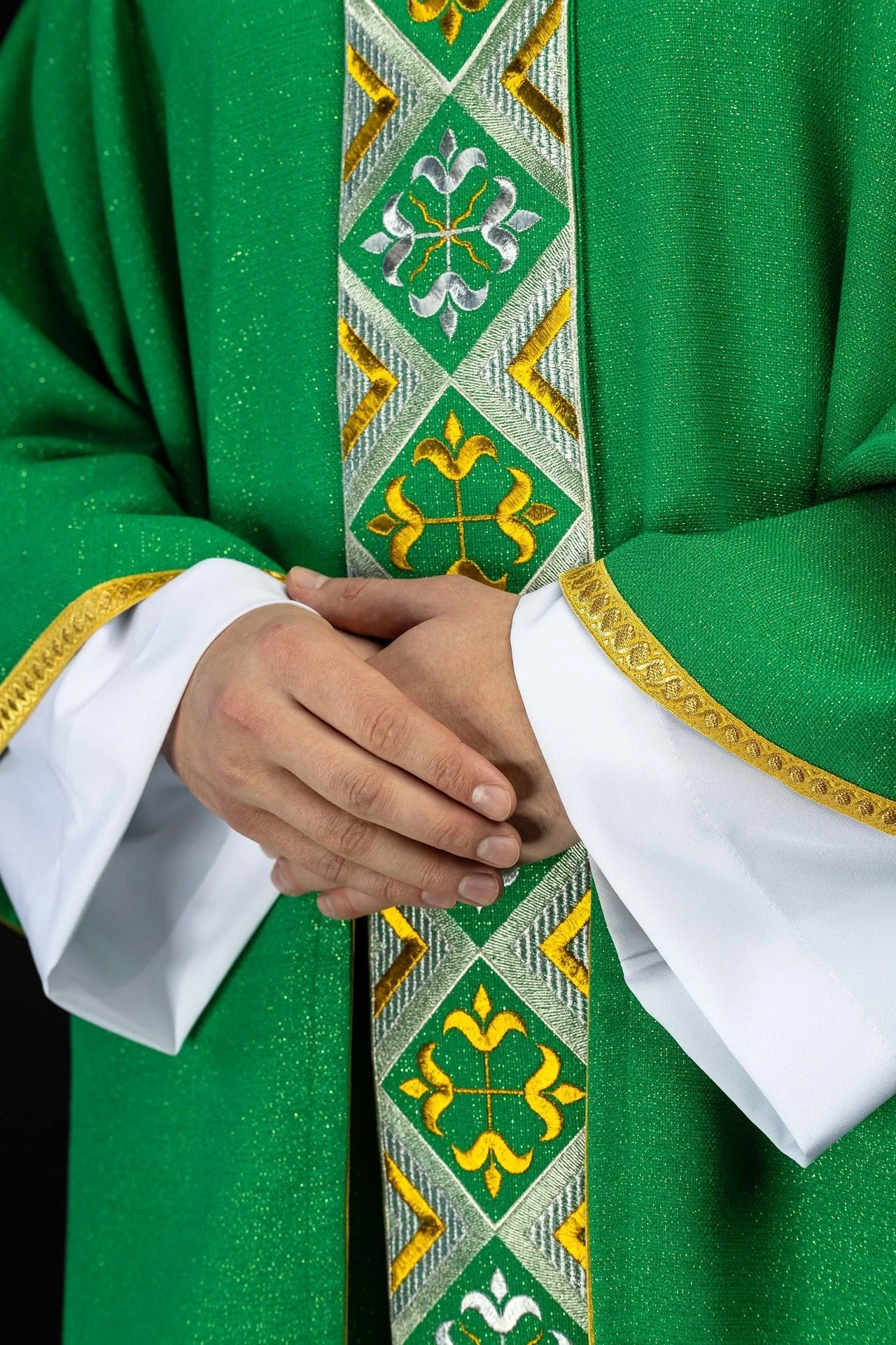 Green Embroidered Scapular Overlay for Chasuble – Green Chasuble Included - Image 4