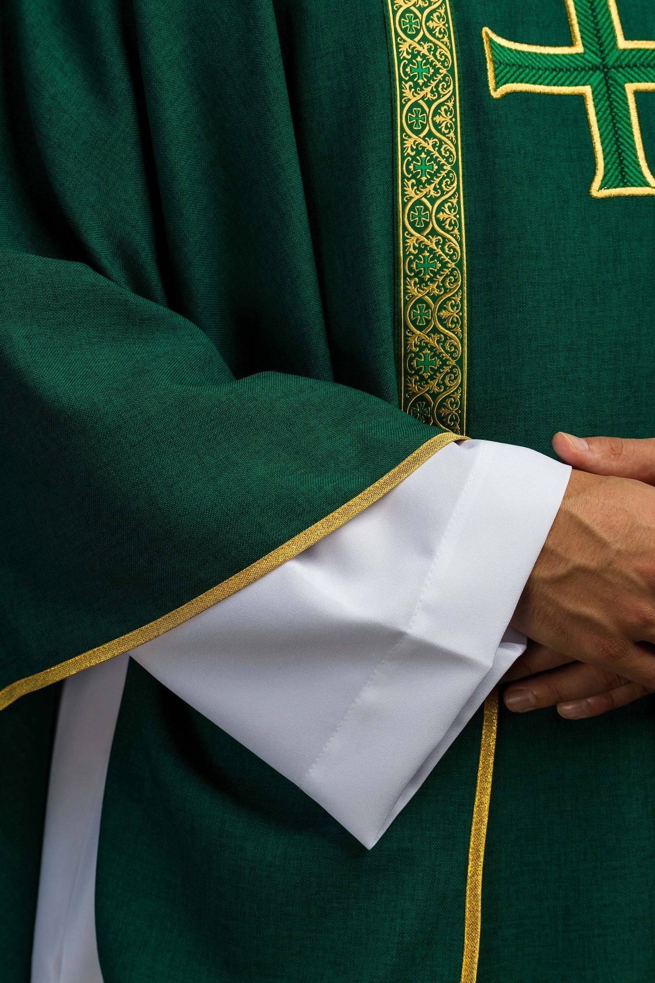 Green liturgical chasuble with embroidered cross and jacquard bands - Image 4