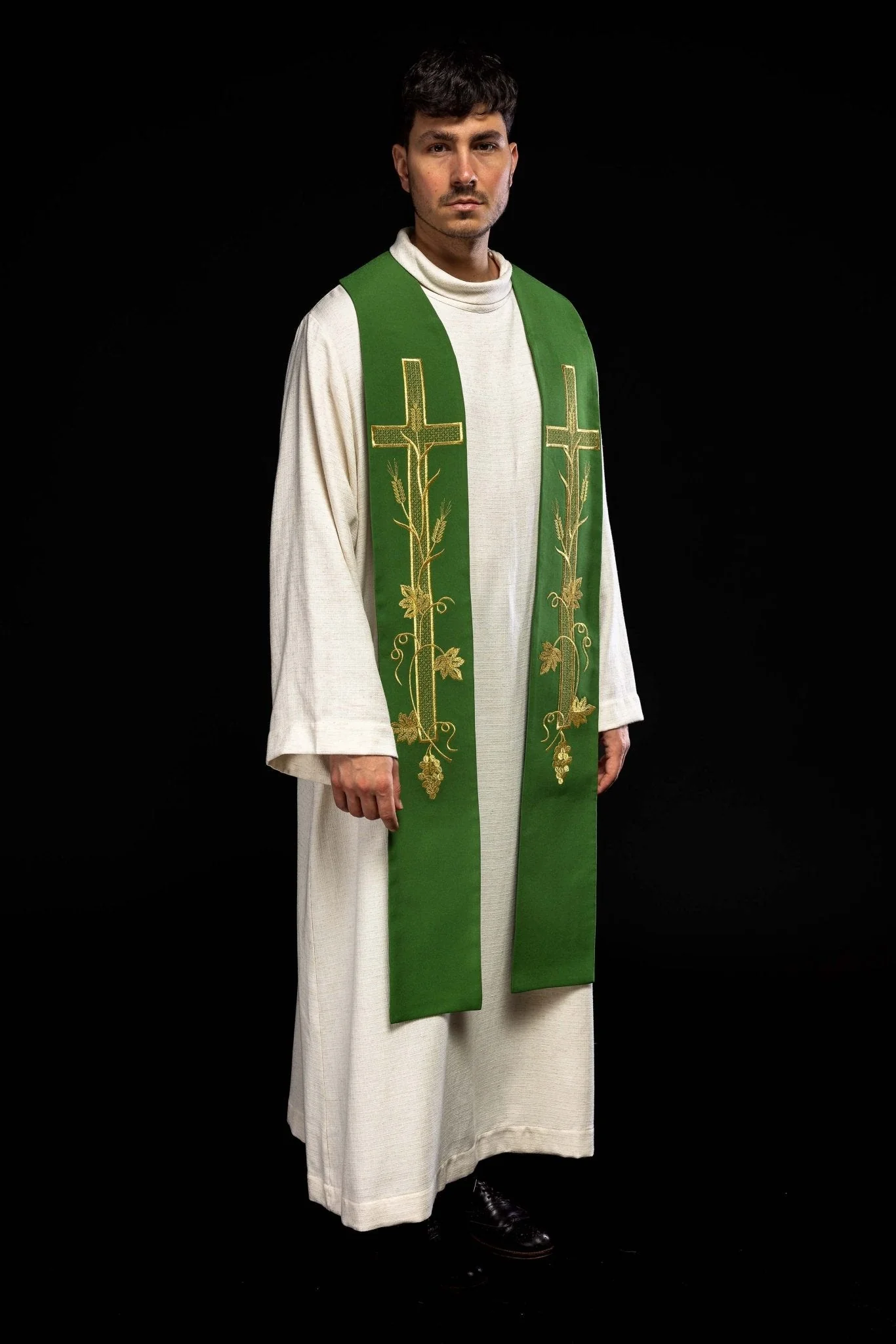 Green priestly stole embroidered cross - Image 4