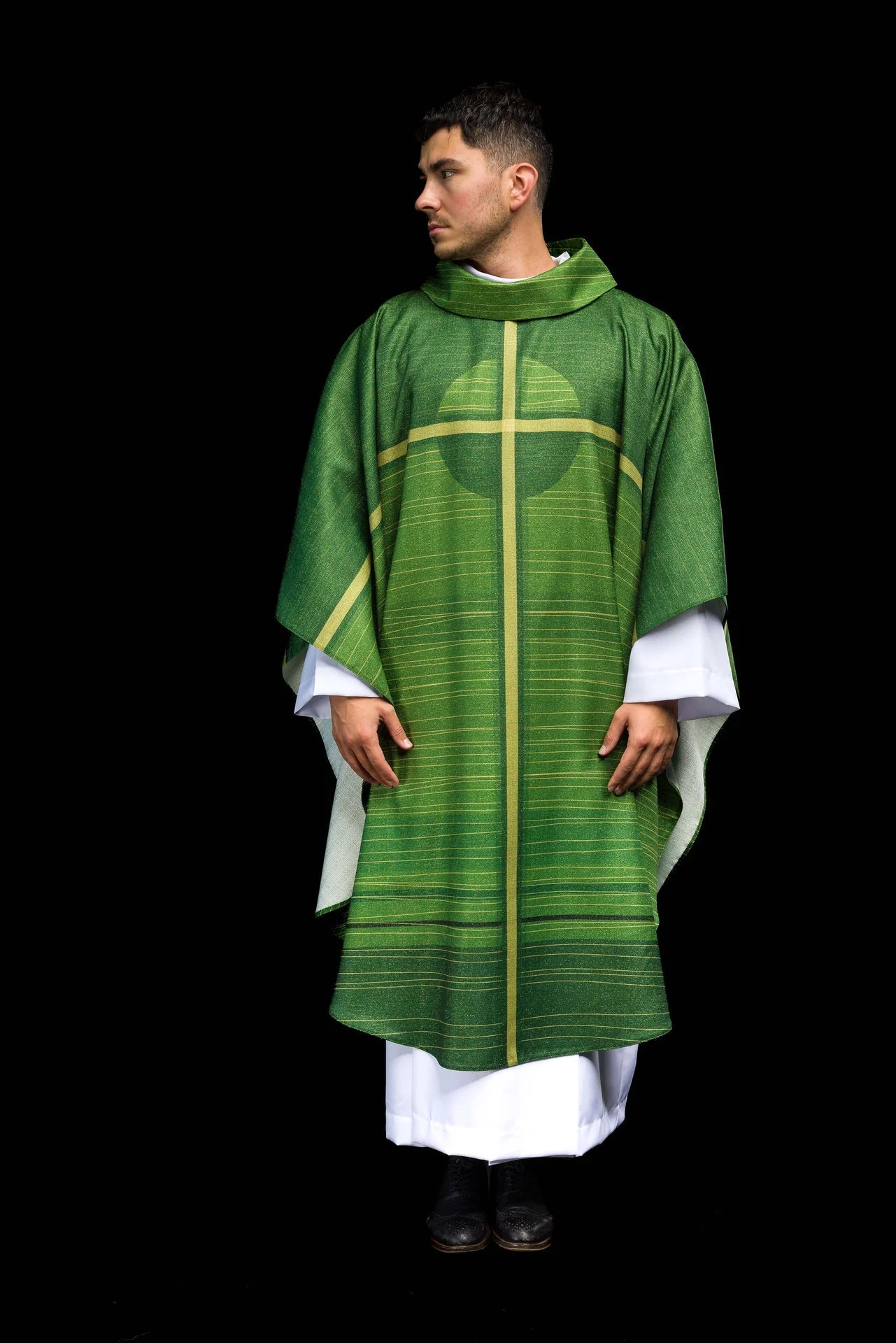 Green printed chasuble with cross motif - Image 2