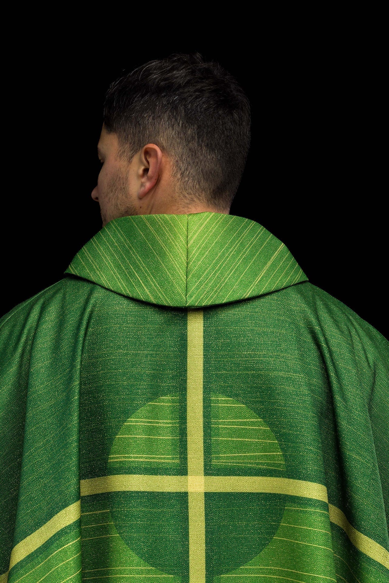 Green printed chasuble with cross motif - Image 7