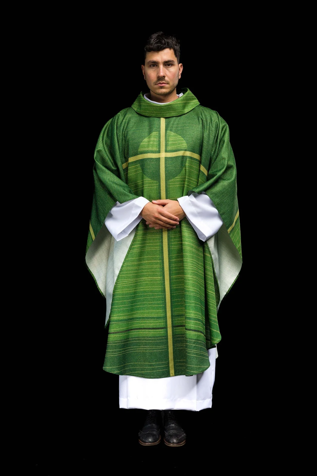 Green printed chasuble with cross motif - Image 9
