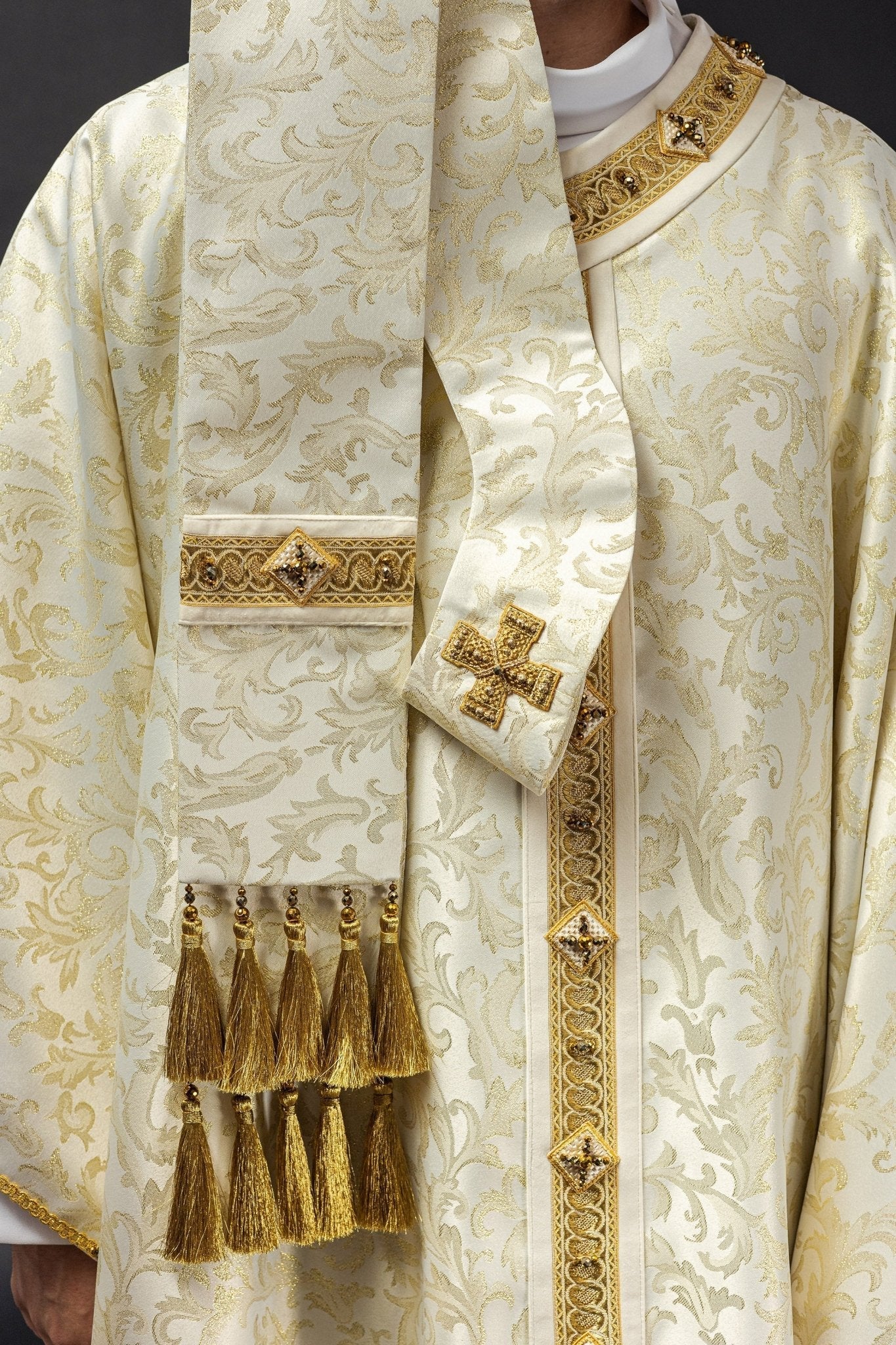 Handmade chasuble made of natural Italian fabric 7003 - Image 5