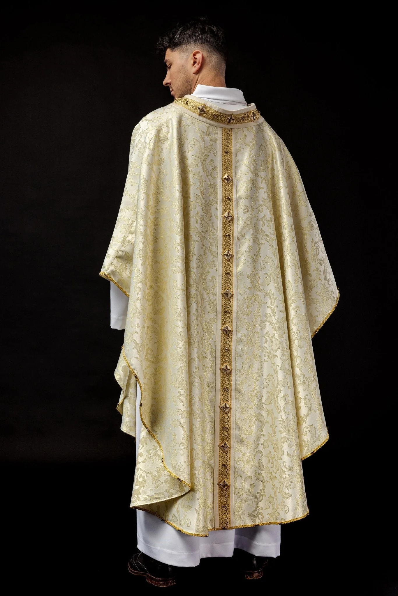 Handmade chasuble made of natural Italian fabric 7003 - Image 8