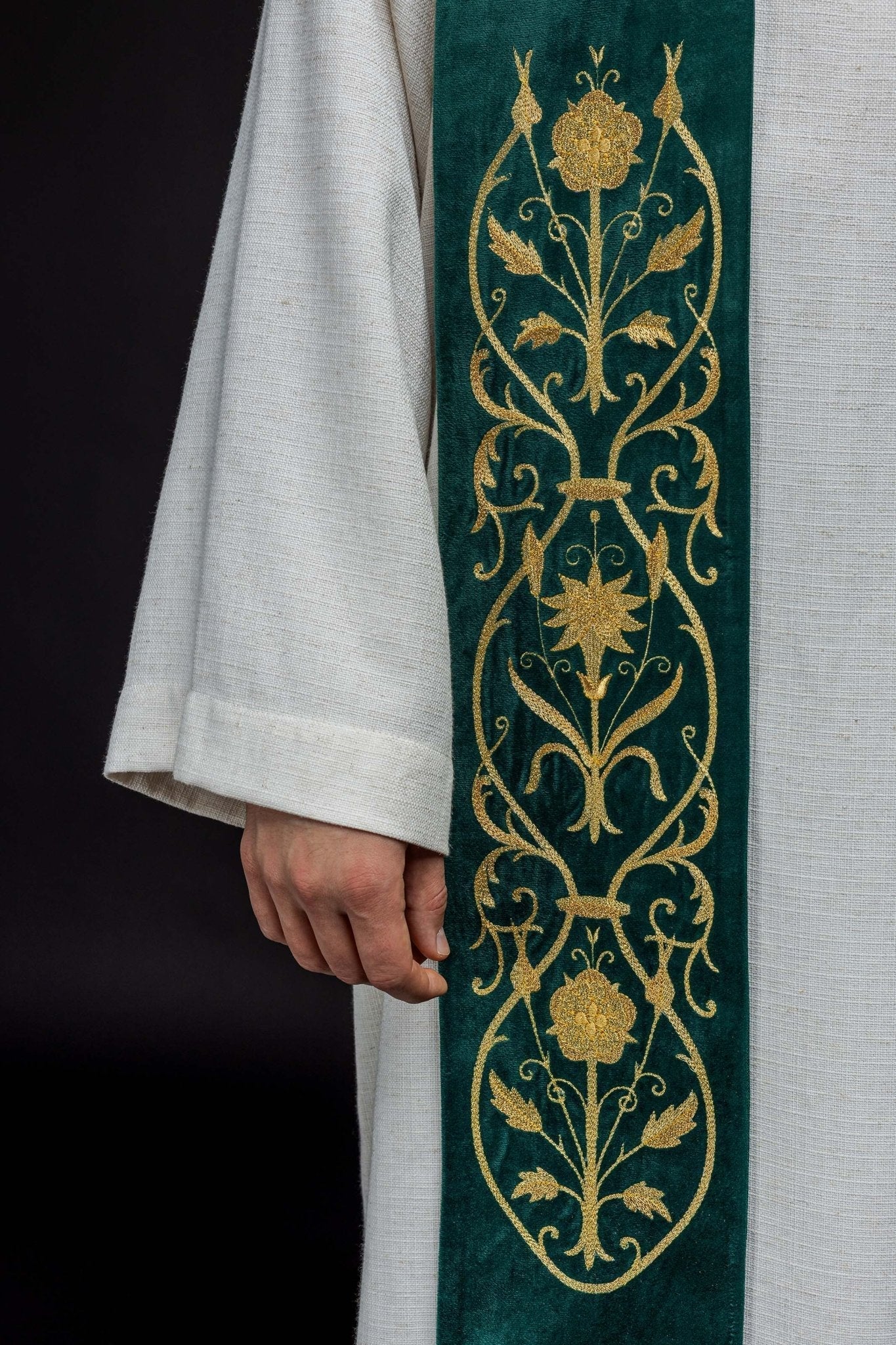 IHS green embroidered stole - Image 3