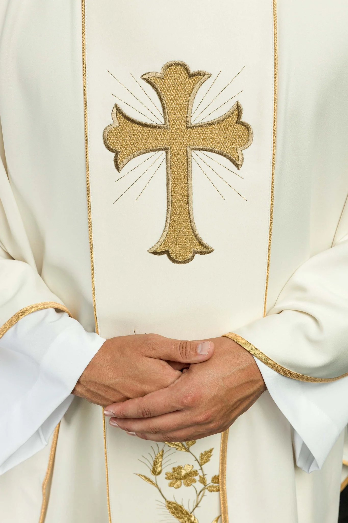 Ivory chasuble with cross and wheat embroidery - Image 3