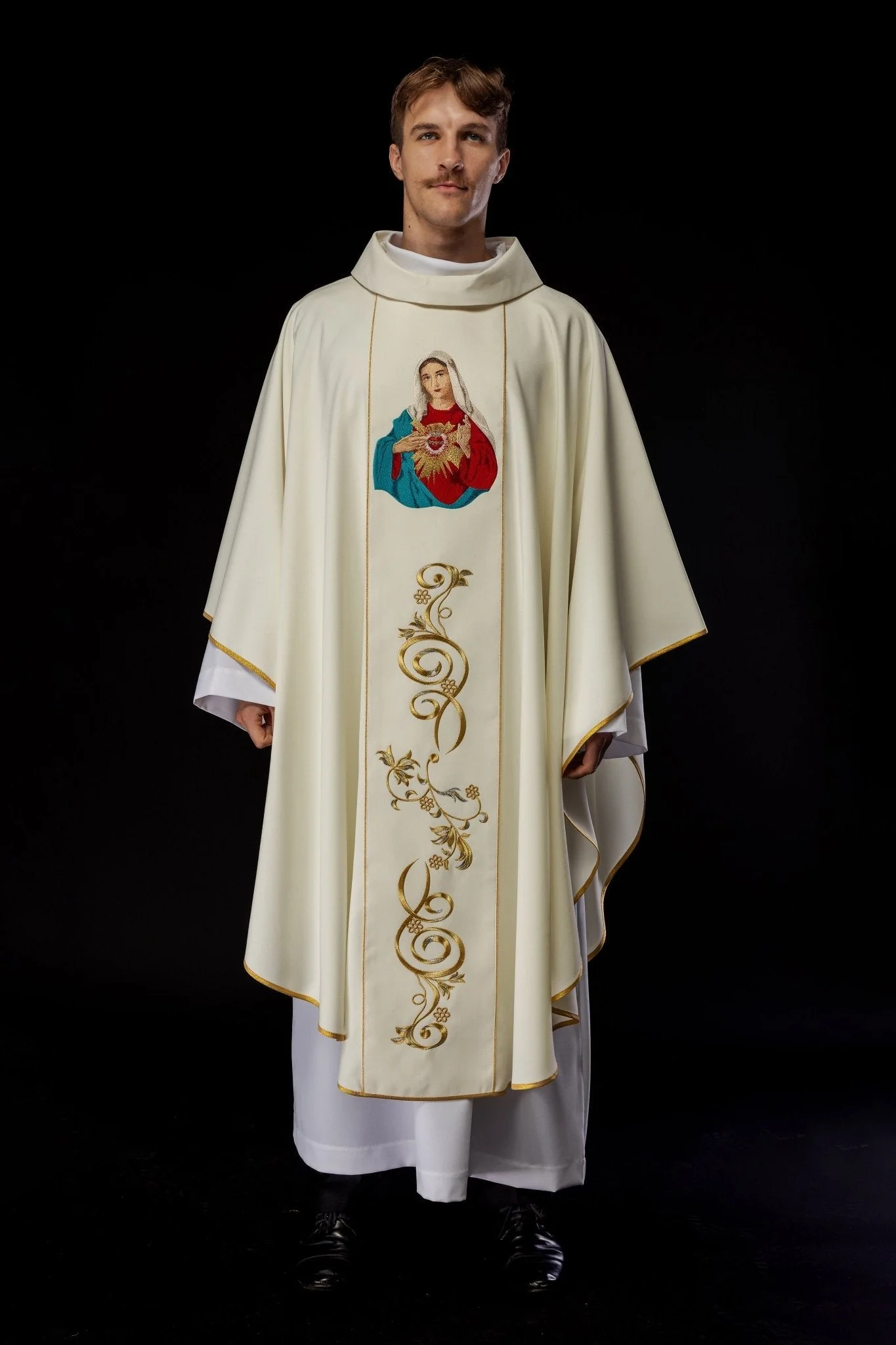 Ivory chasuble with the image of Immaculate Heart of Mary - Image 2