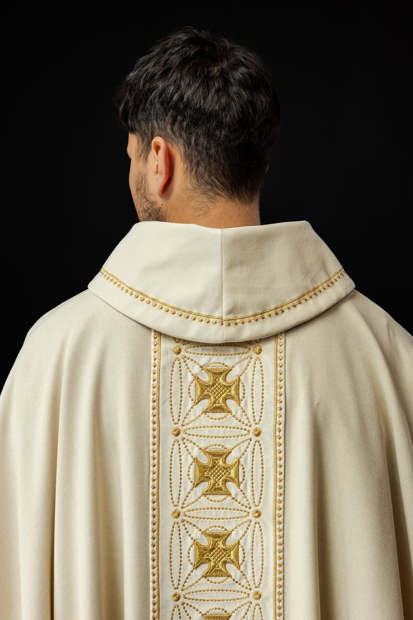 Ivory priest chasuble made of natural texture with embroidered collar - Image 6