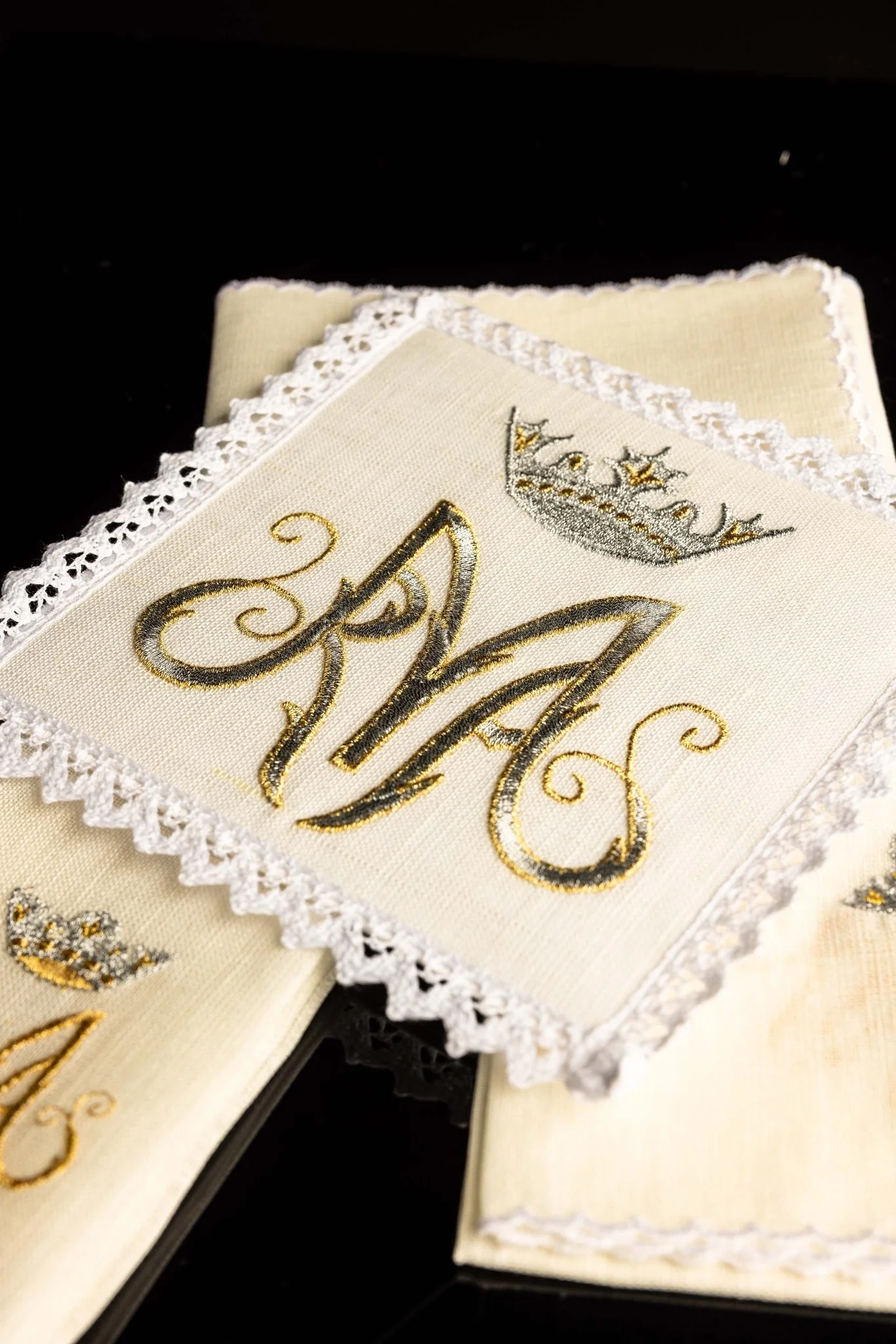 Linen Chalice Linens with Mary Motif - Image 4