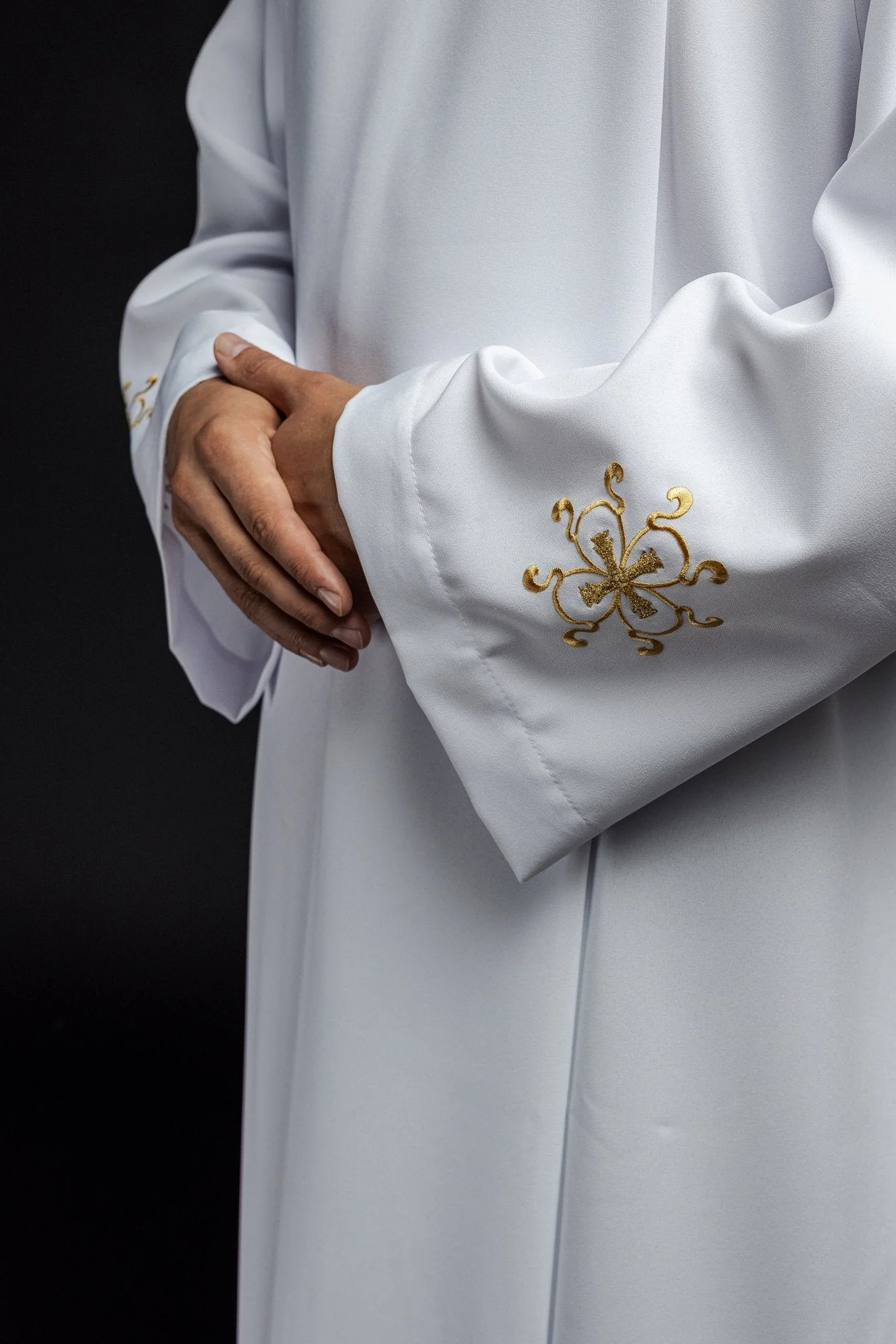 Liturgical alb with turtleneck decorated with embroidery white - Image 3