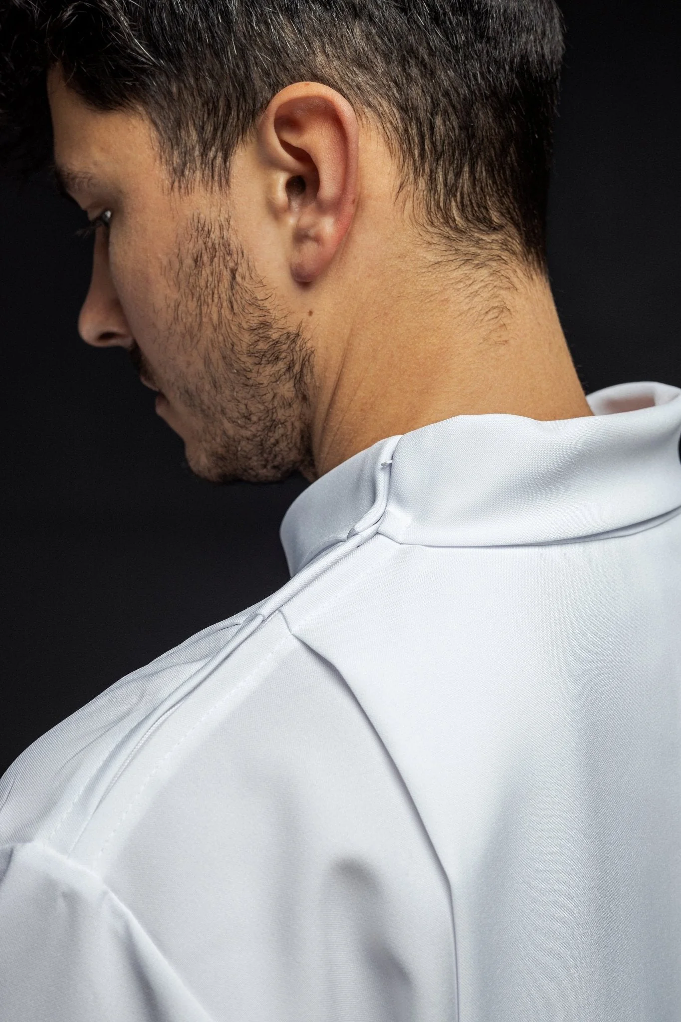 Liturgical alb with turtleneck decorated with embroidery white - Image 5