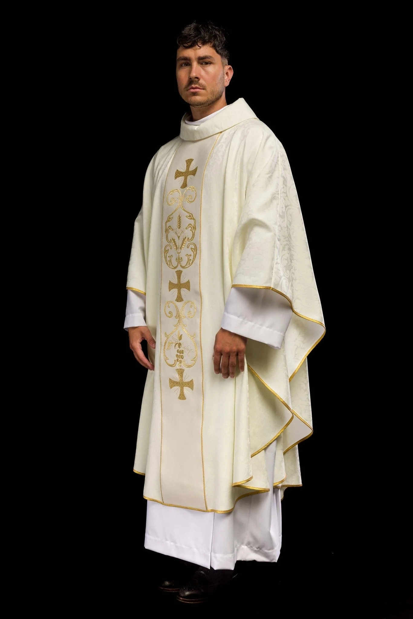 Liturgical chasuble with a decorated belt - Image 9