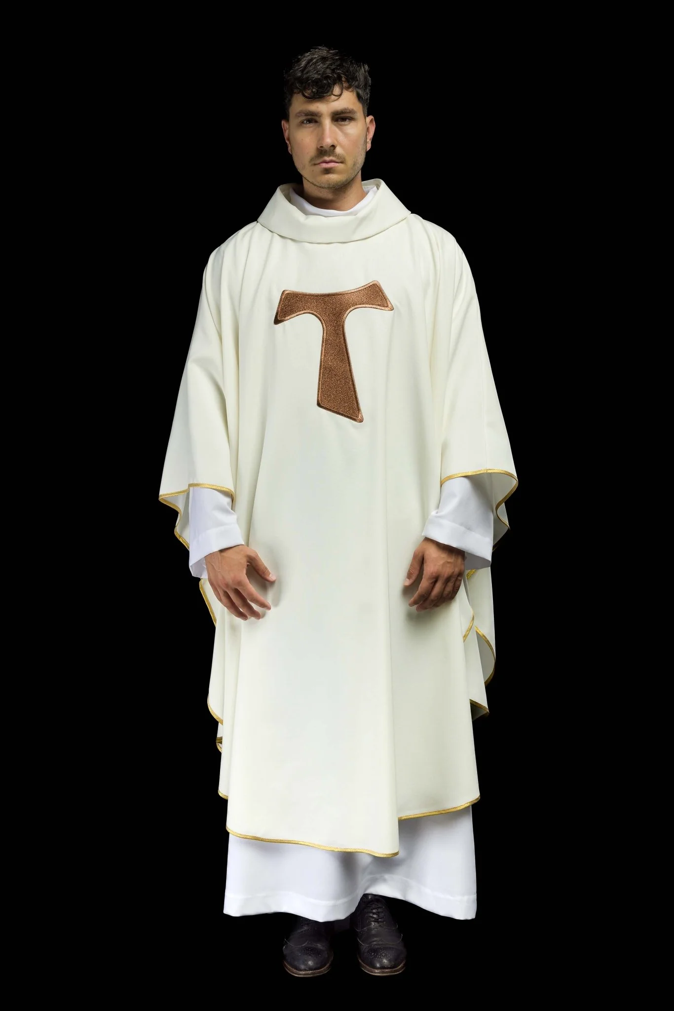 Liturgical chasuble with a Franciscan cross in ecru - Image 2