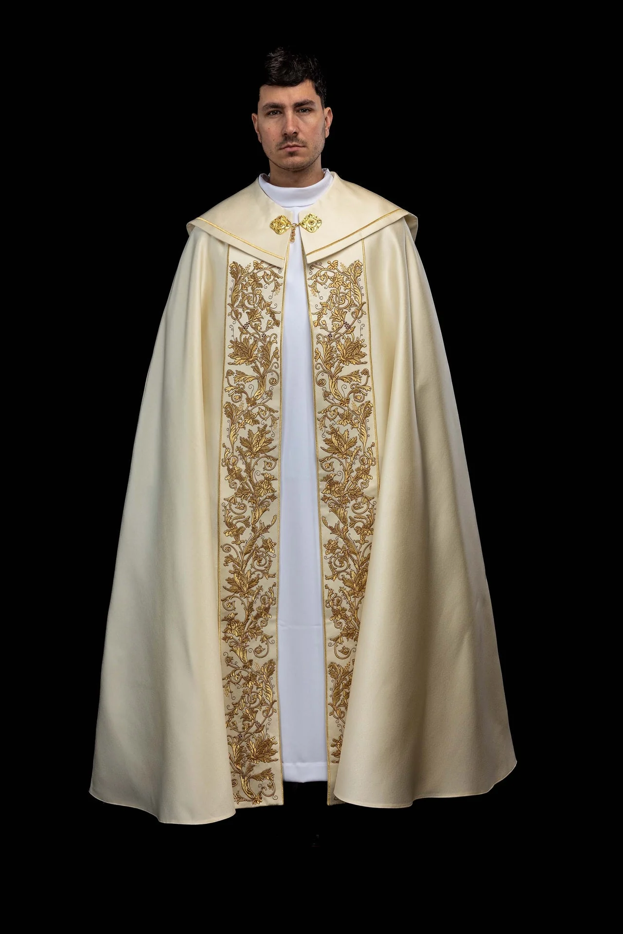 Liturgical cope with embroidery of the Sacred Heart of Jesus - Image 2
