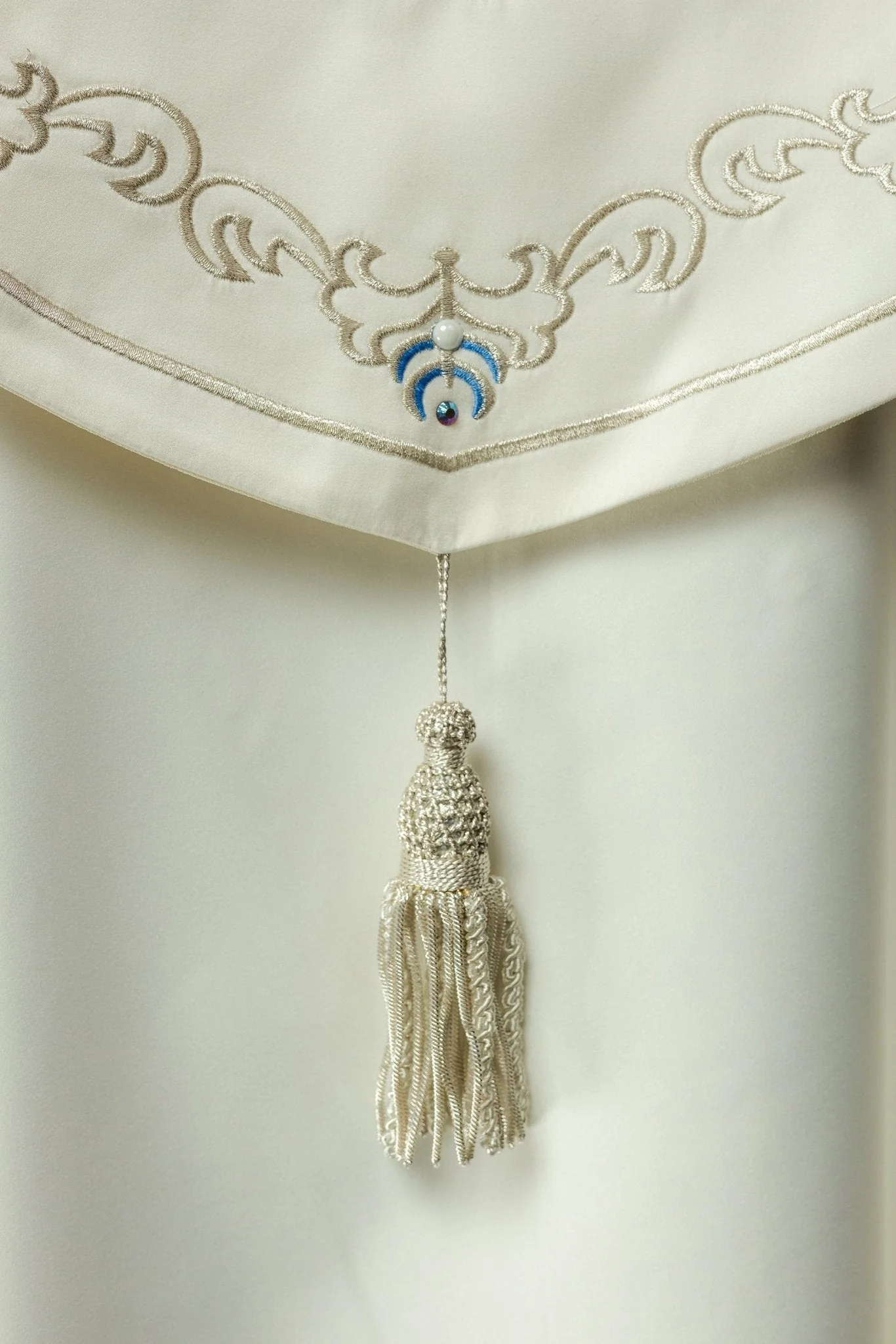 Liturgical Veil Embroidered with Mary Motif Ecru - Image 3
