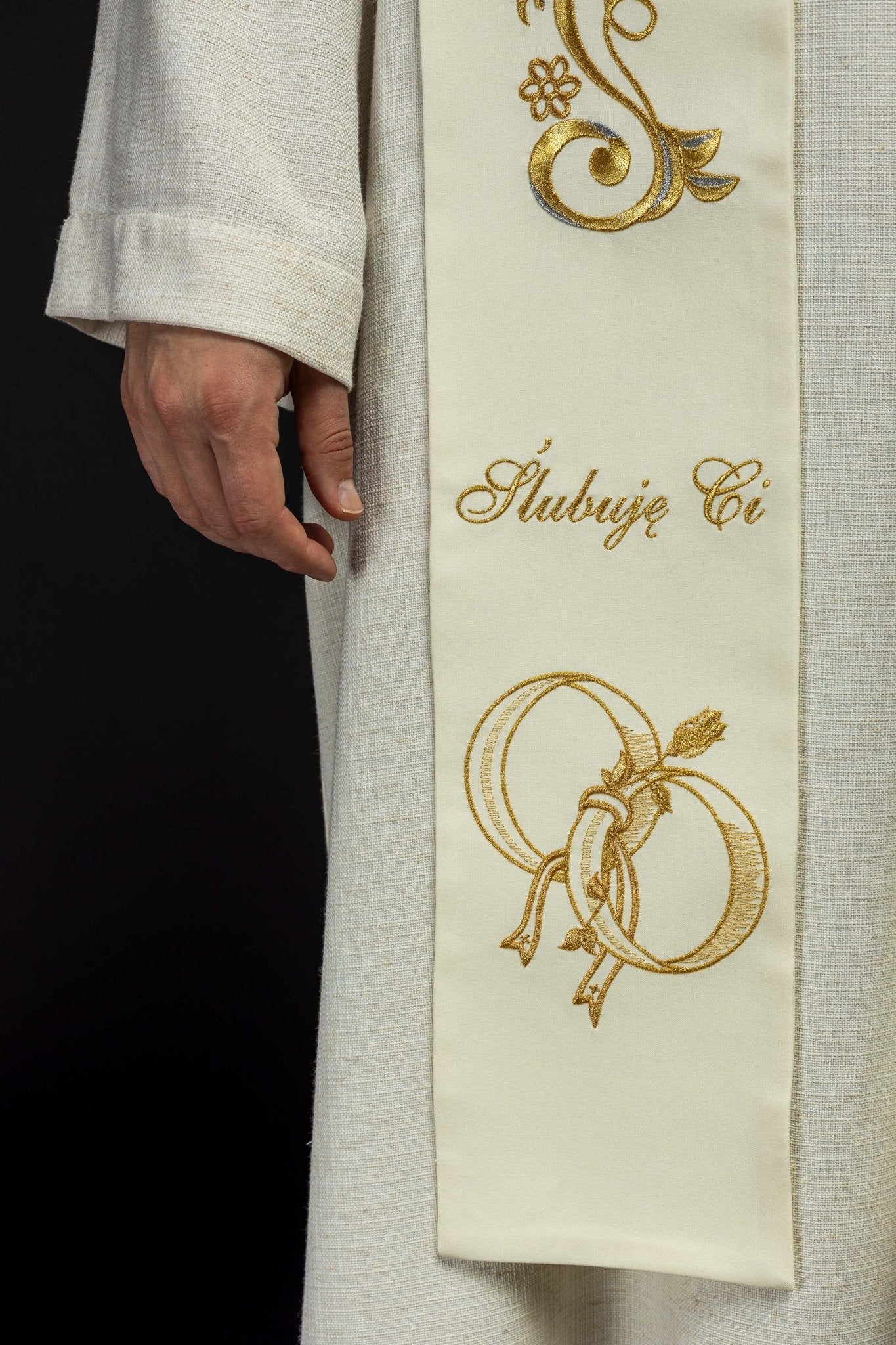 Long stole with embroidery - Image 2