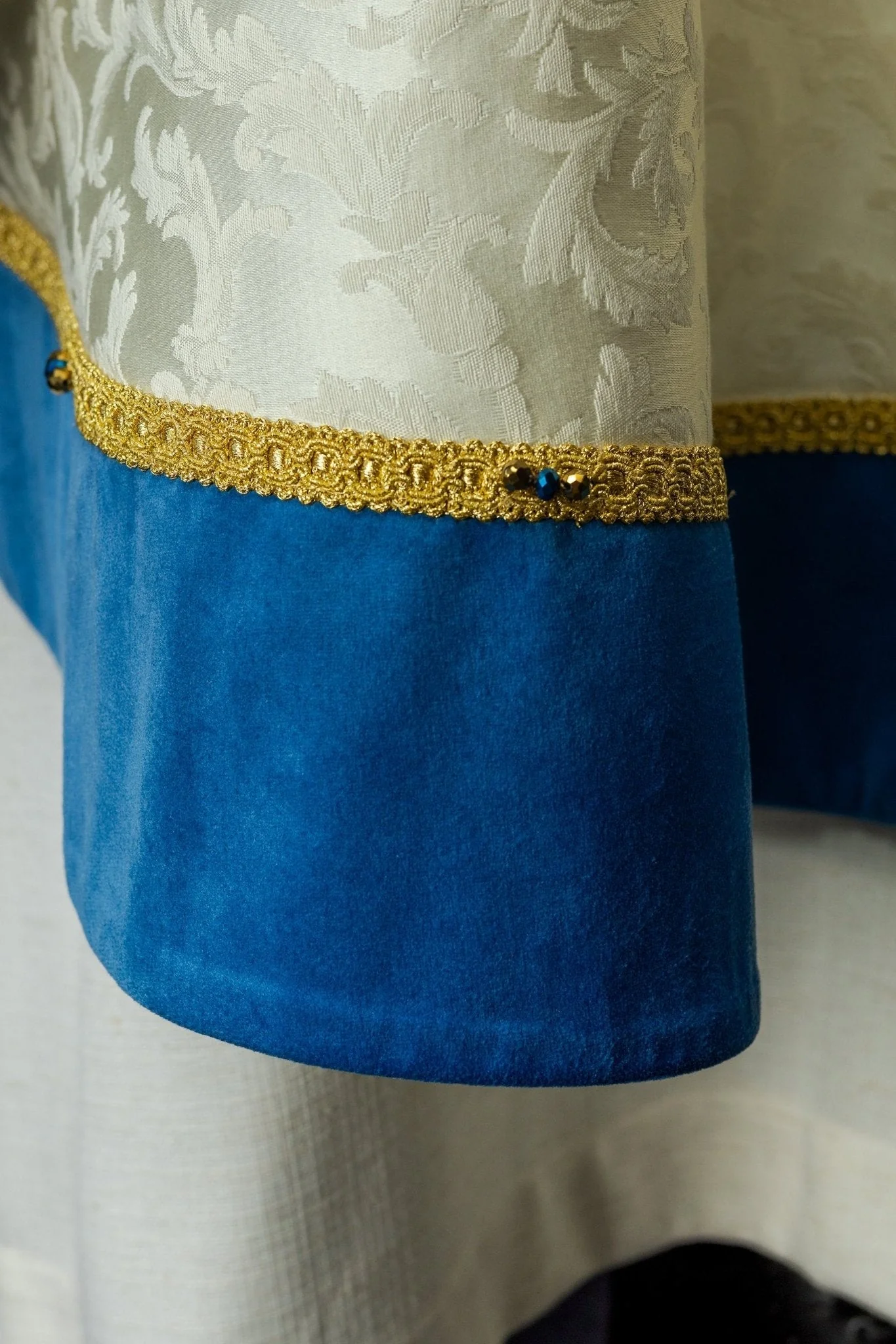 Marian chasuble made of Italian fabric Handmade 7006 - Image 4