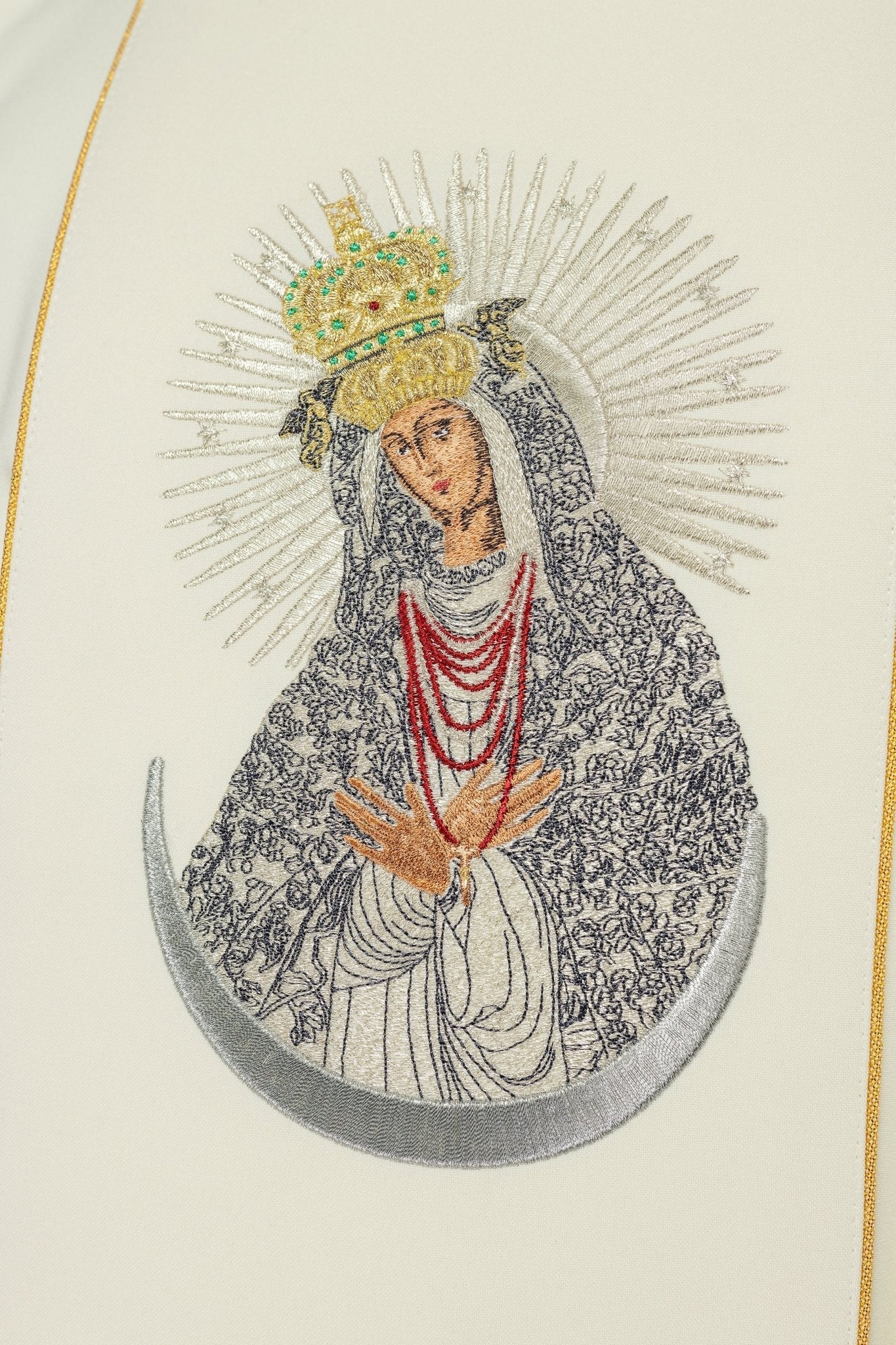 Marian chasuble with the image of Our Lady of Dawn - Image 3
