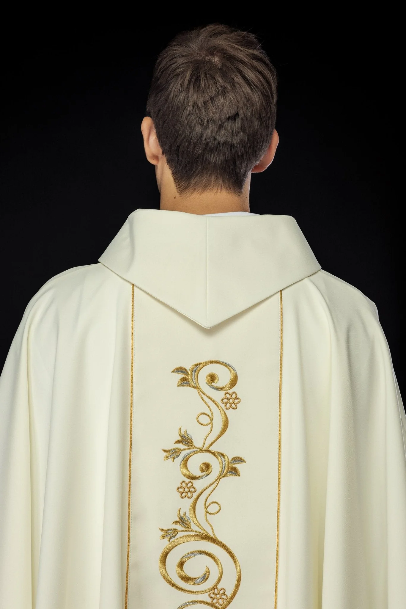 Marian chasuble with the image of Our Lady of Dawn - Image 6