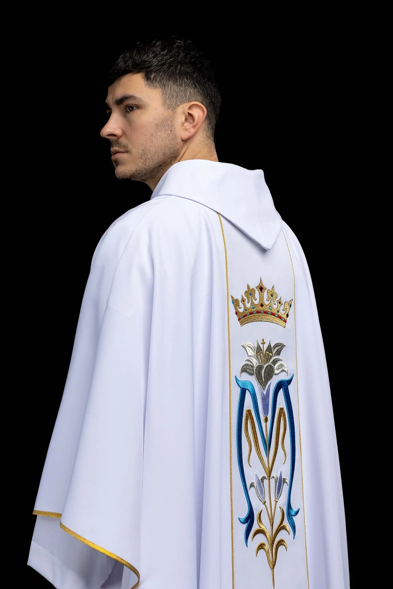 Marian embroidered liturgical chasuble with a crown in white - Image 7