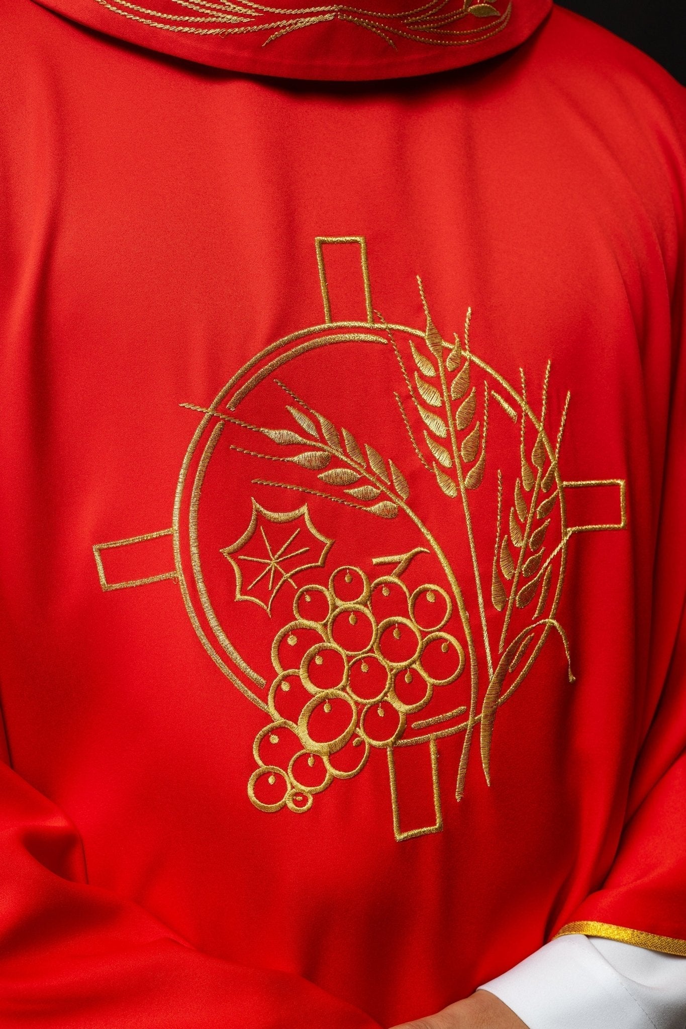 Monastic chasuble in red with embroidered collar and wheat symbol - Image 3