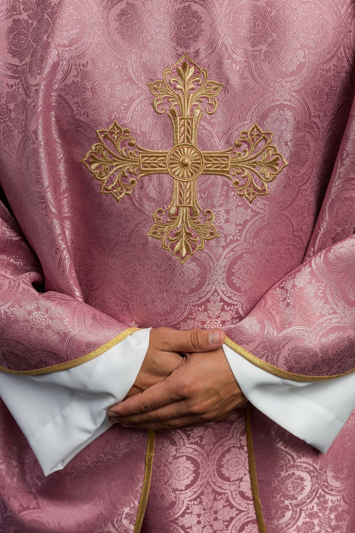 Pink chasuble with a cross made of patterned fabric - Image 3