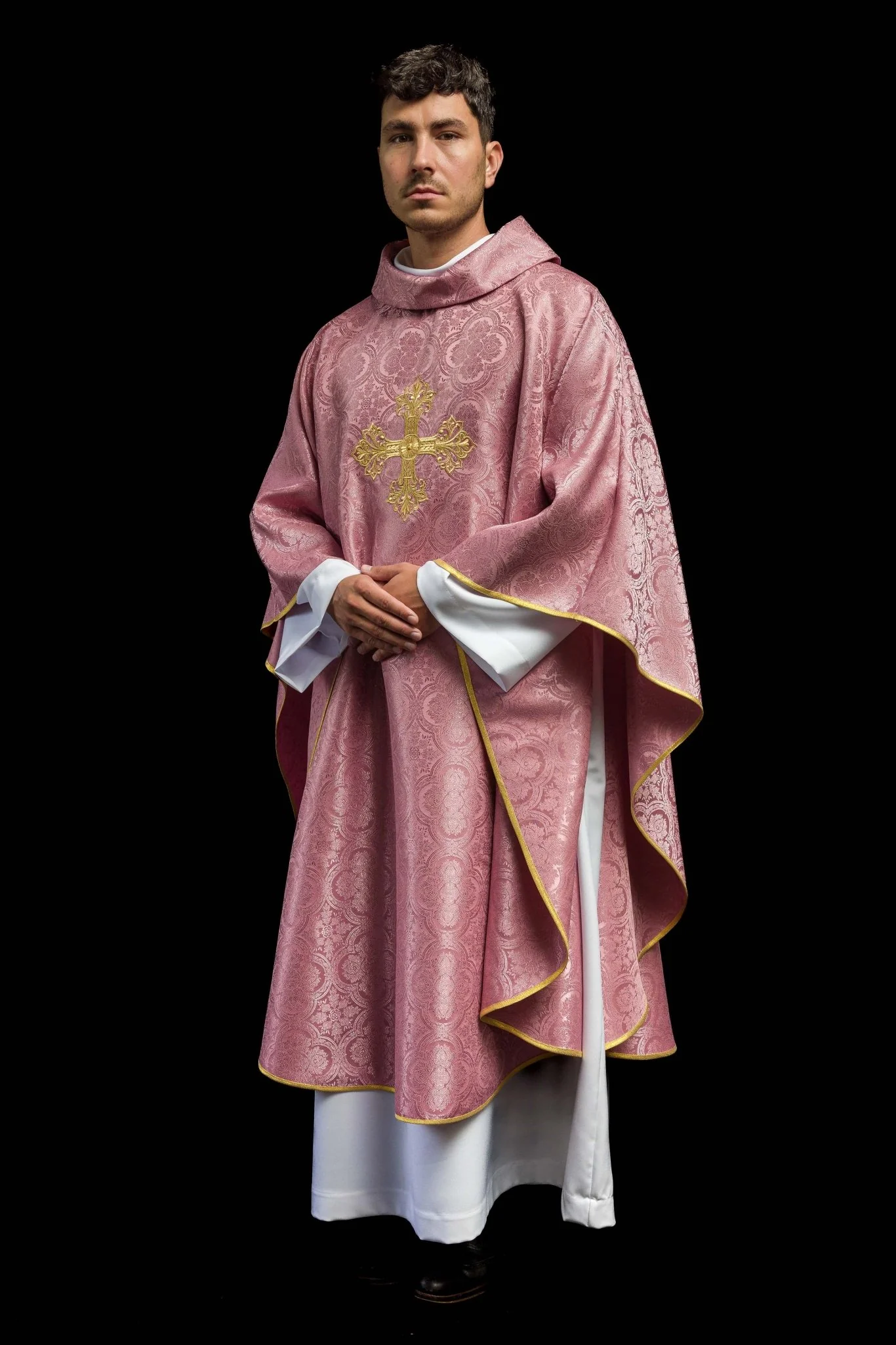 Pink chasuble with a cross made of patterned fabric - Image 9