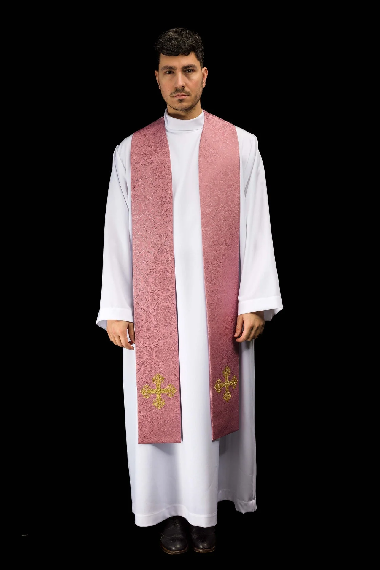Pink jacquard stole embroidered with a cross motif - Image 7