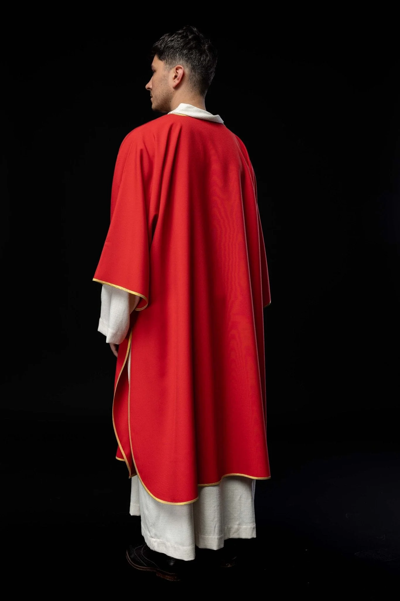 Plain dalmatic in red with gold trim - Image 6