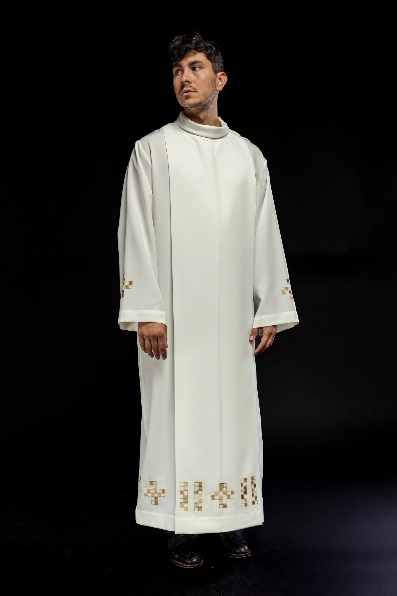 Priest alb in ecru with embroidered mosaic crosess - Image 5