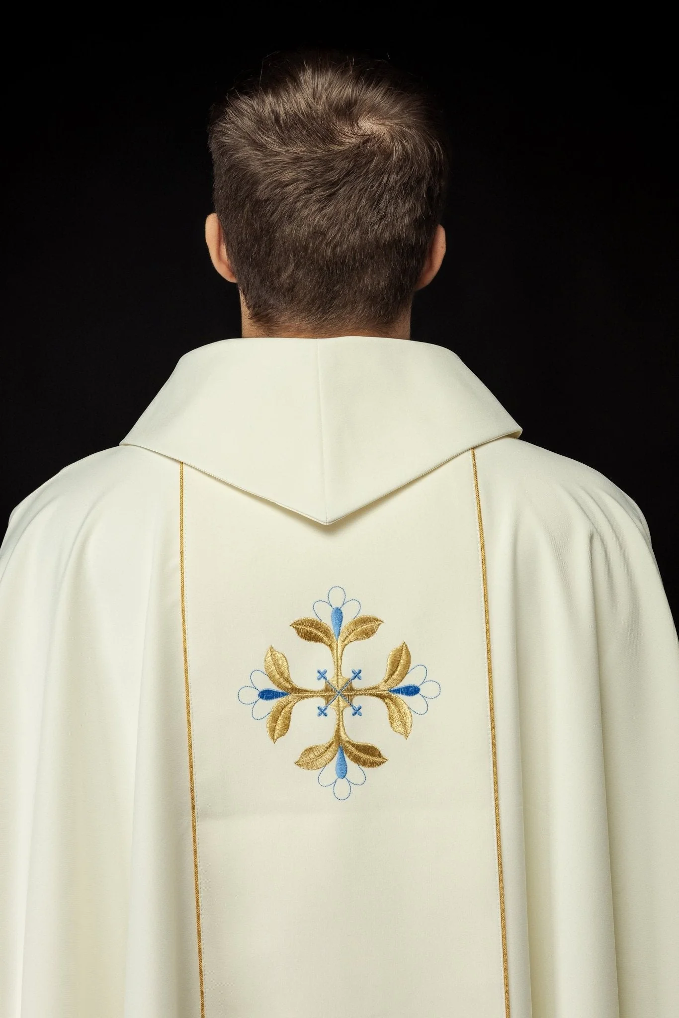 Priest chasuble in ivory with the image of Our Lady of Fatima - Image 5