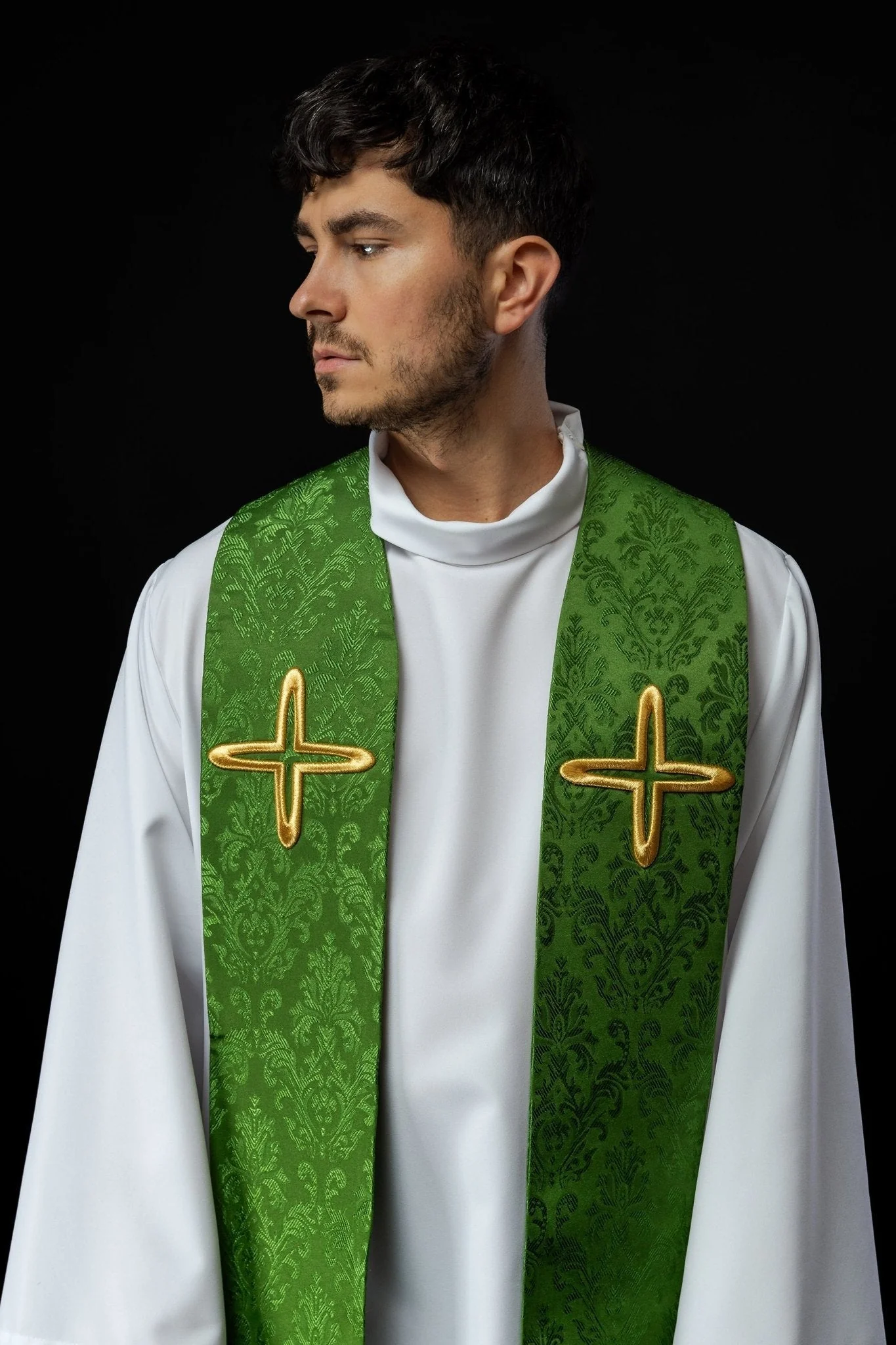 Priest stole in green made of jacquard texture - Image 2