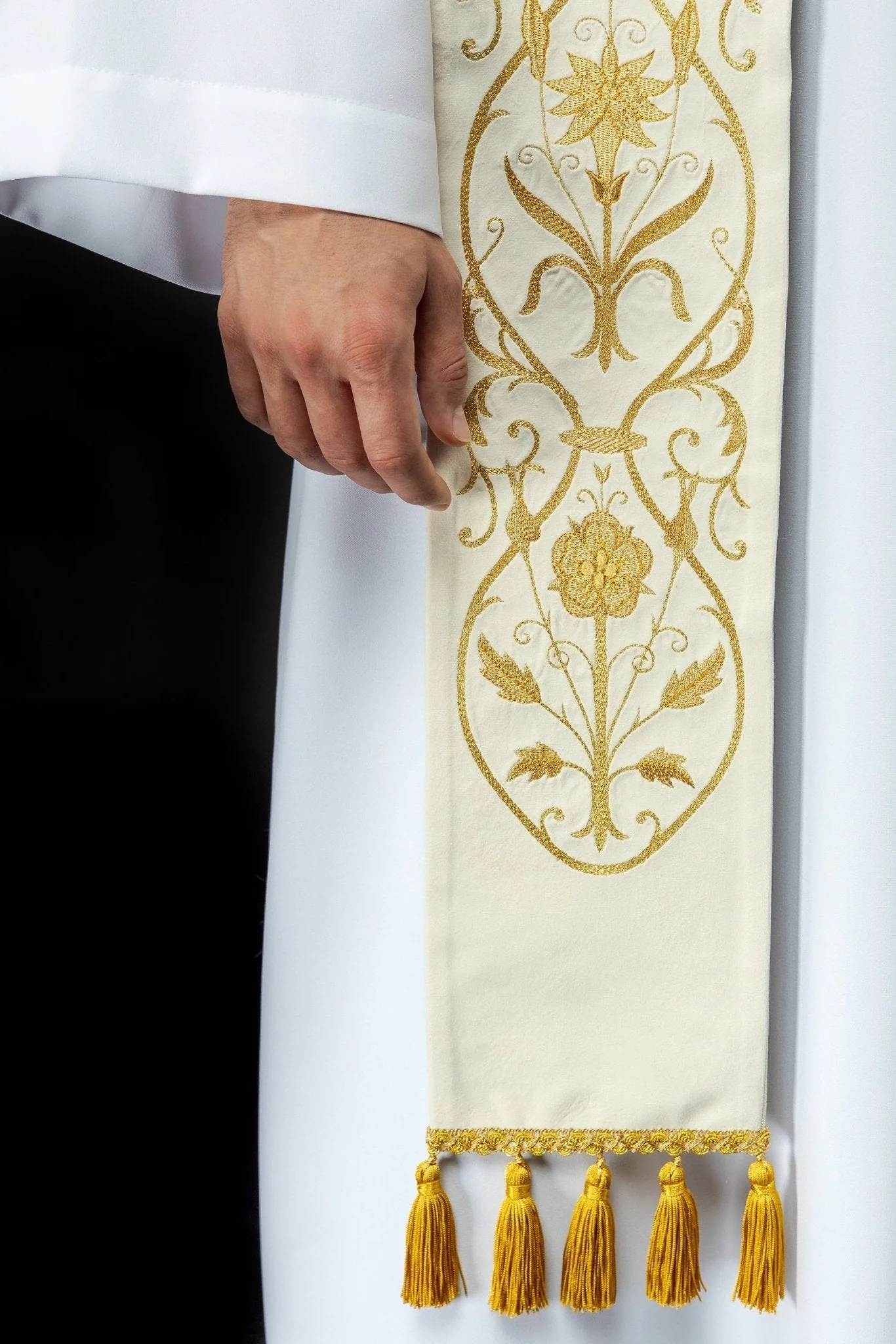 Priest stole in Ivory with embroidered gold JHS and tassels - Image 5
