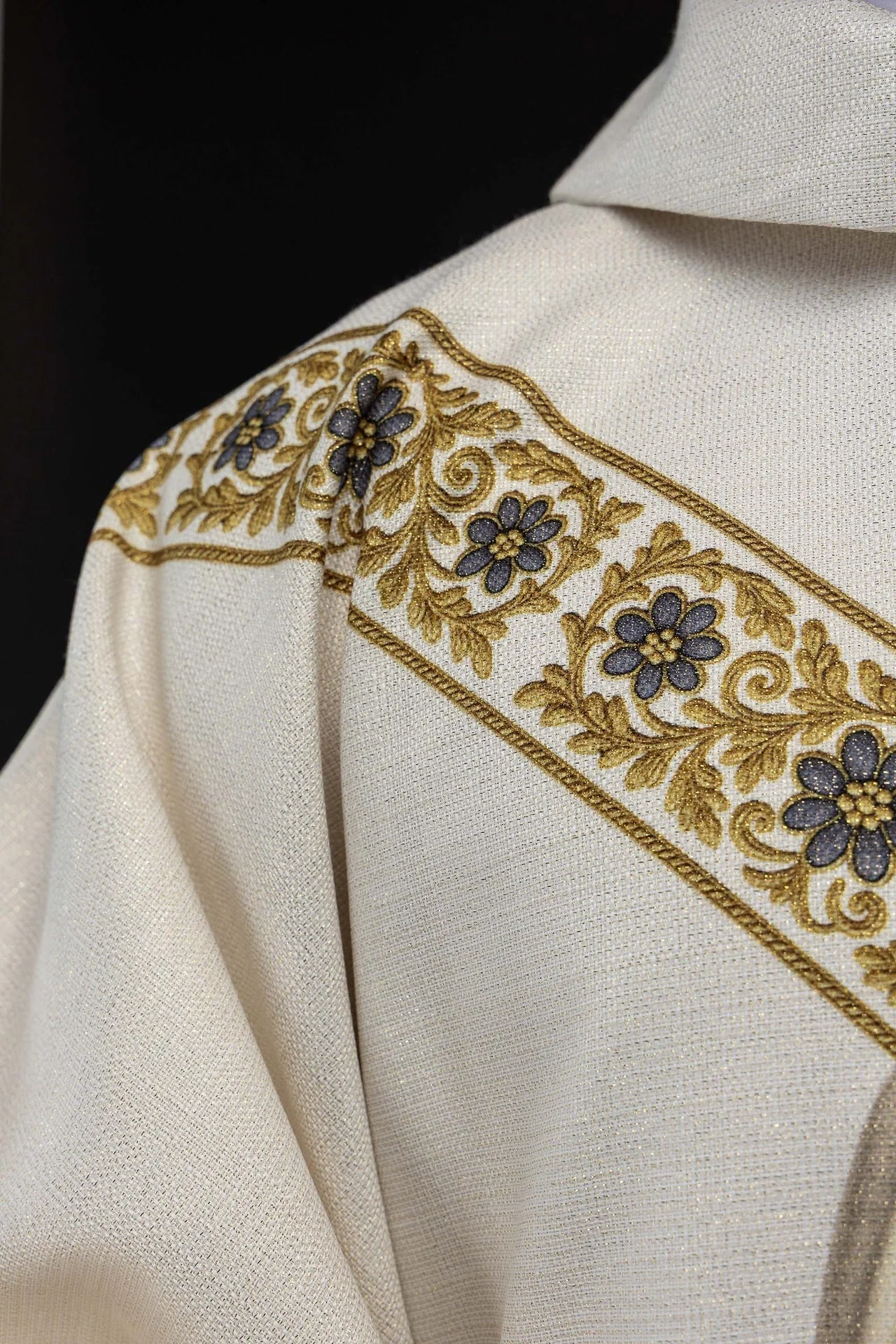 Printed chasuble with the image of Our Lady of Fátima - Image 6
