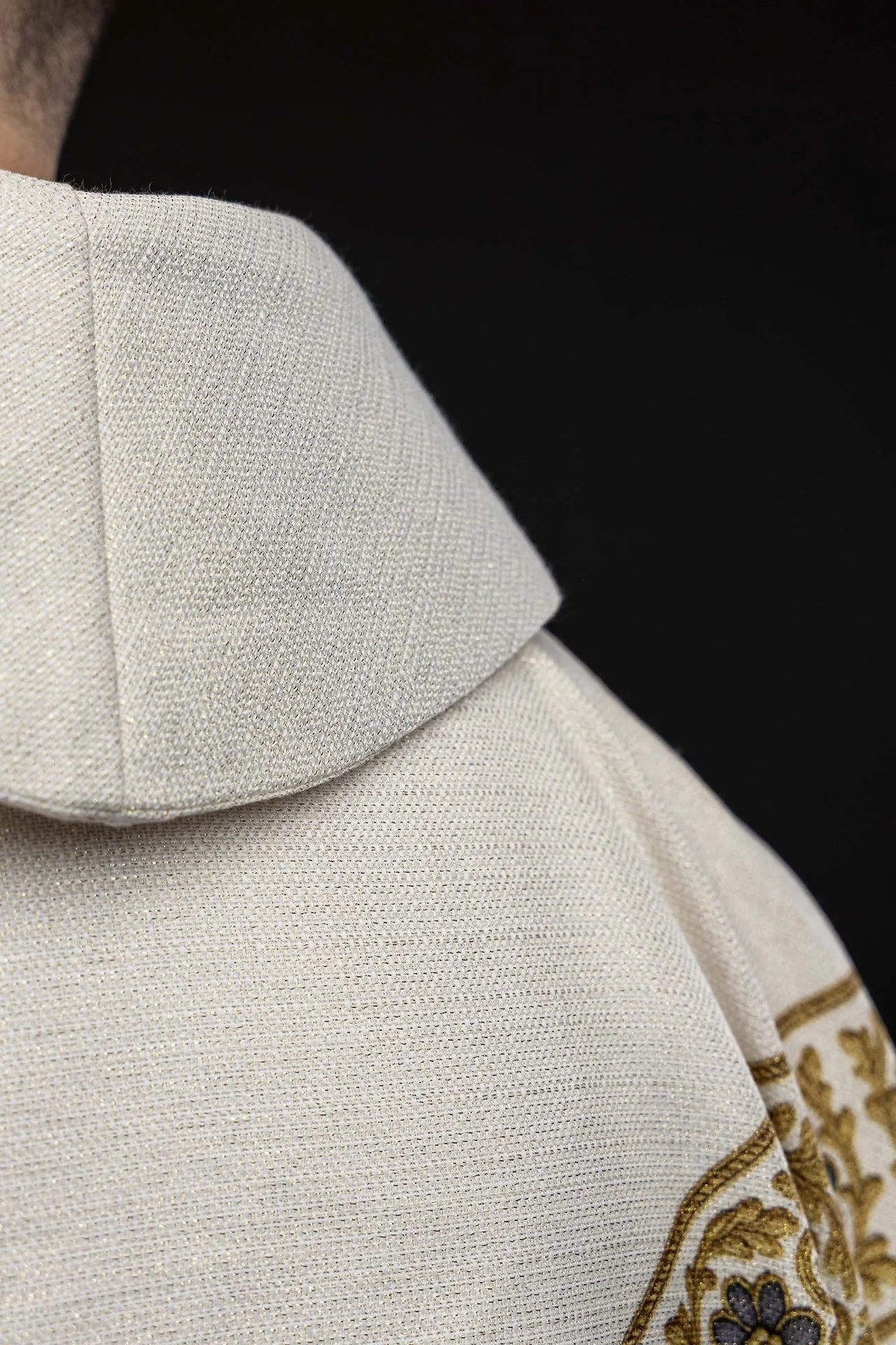 Printed chasuble with the image of Our Lady of Fátima - Image 7