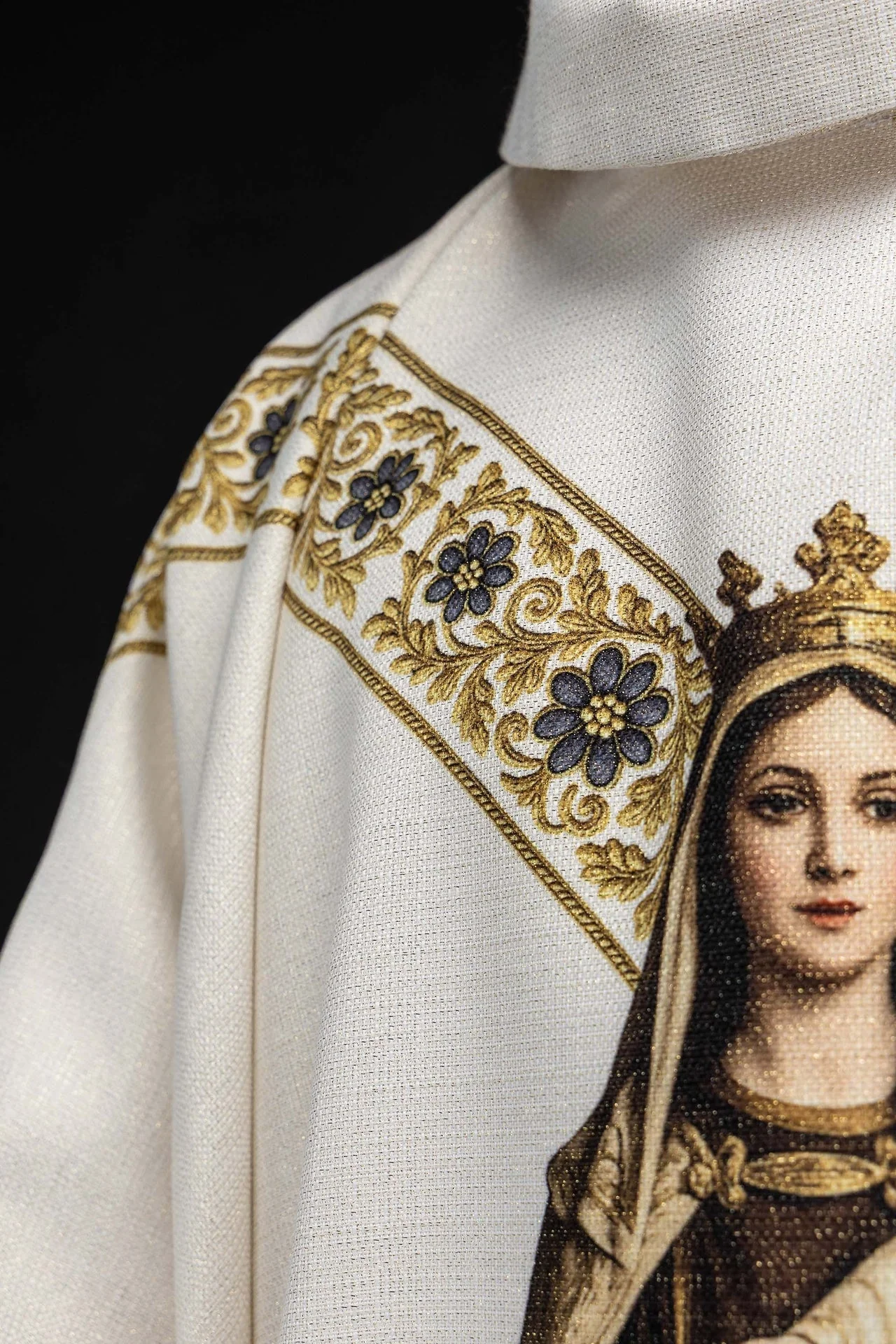 Printed chasuble with the image of Our Lady of Mount Carmel - Image 5