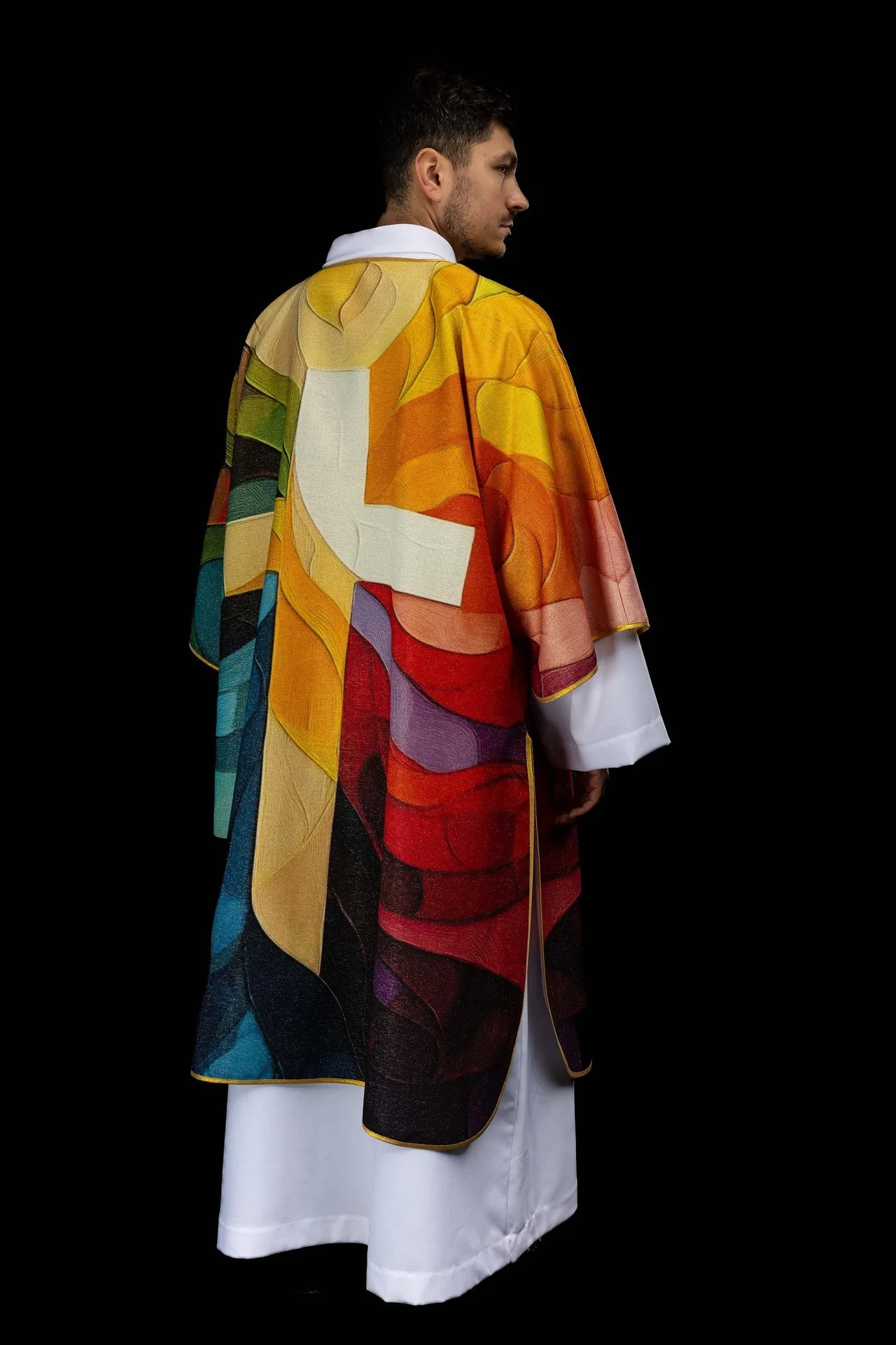 Printed colorful dalmatic with a cross motif - Image 8